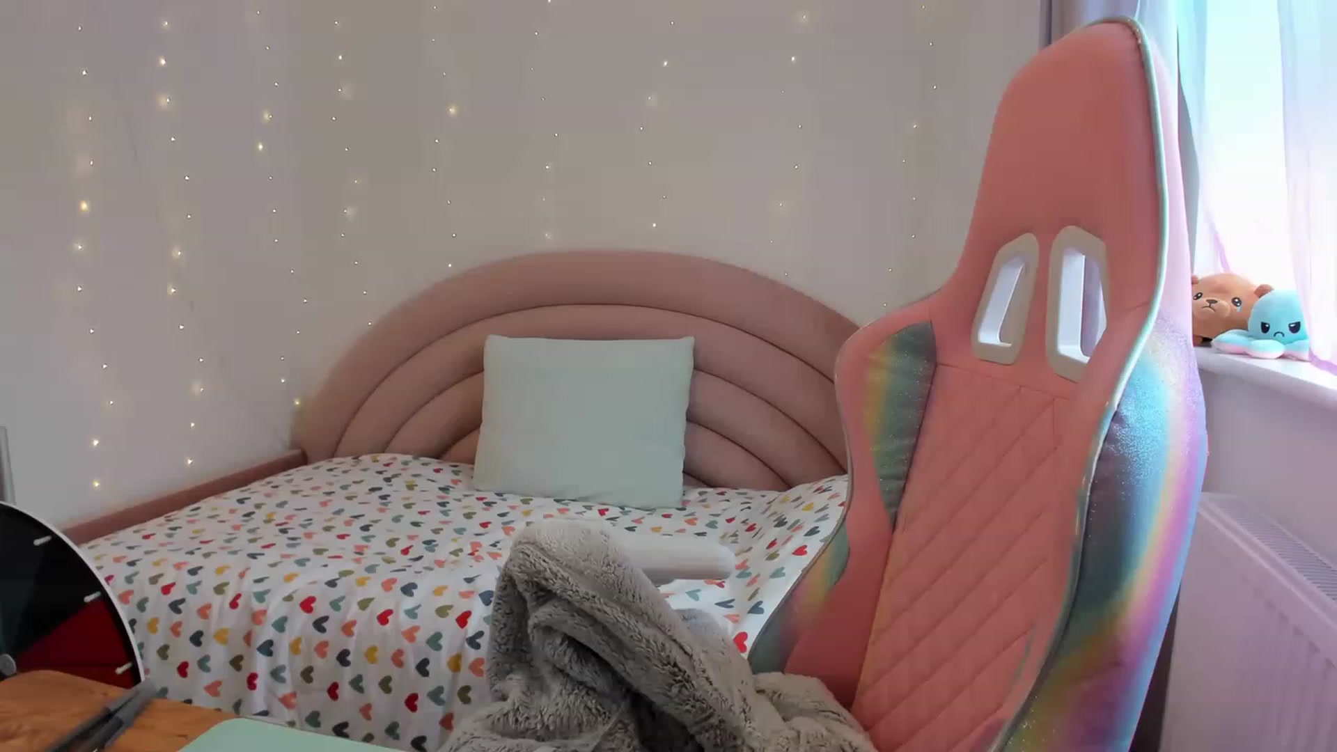 Gallery image thumbnail from JessieBear_'s myfreecams stream on, 08/24/2023, 13:54 image 7 of 20