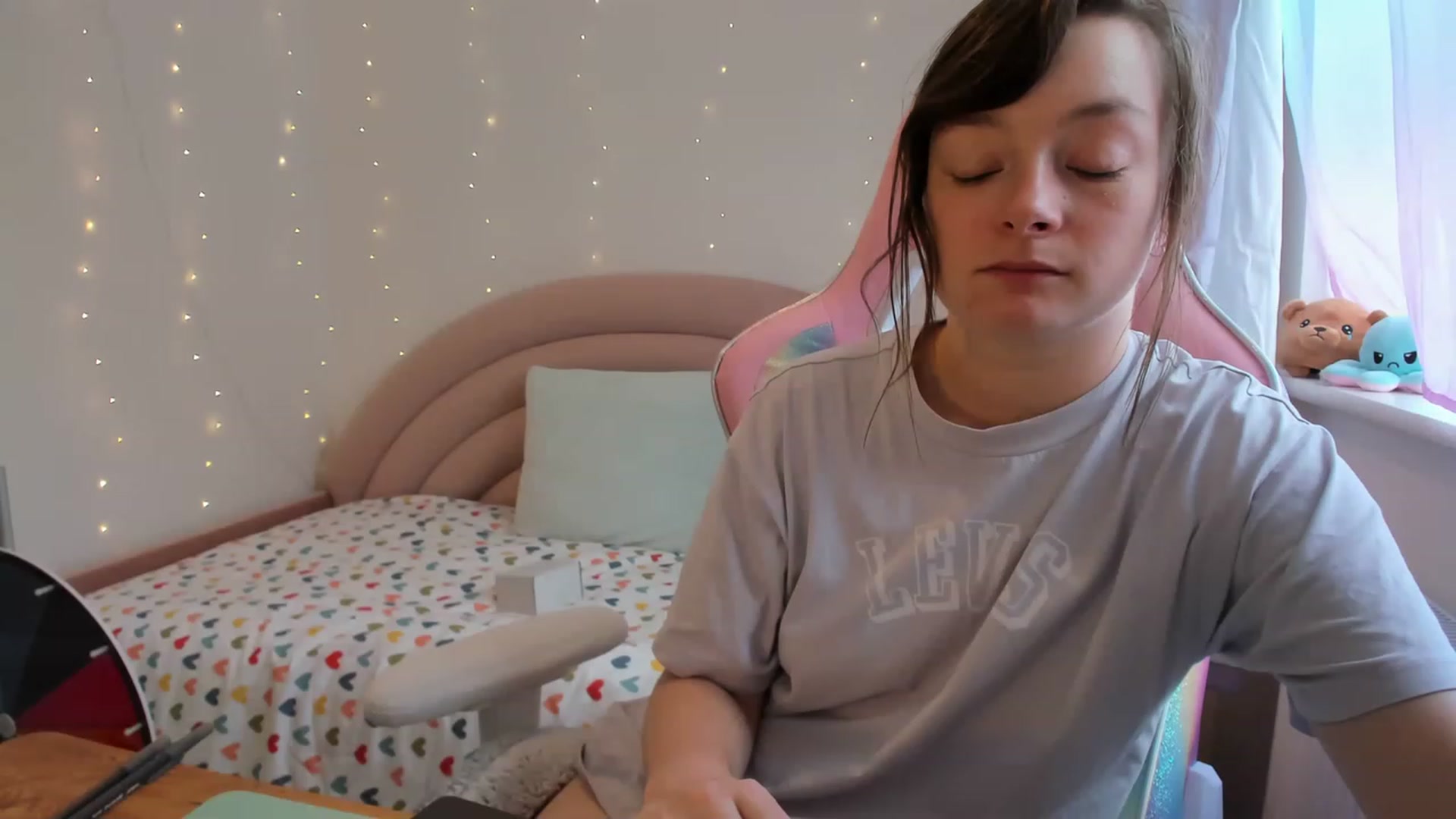 Gallery image thumbnail from JessieBear_'s myfreecams stream on, 08/24/2023, 14:53 image 12 of 20