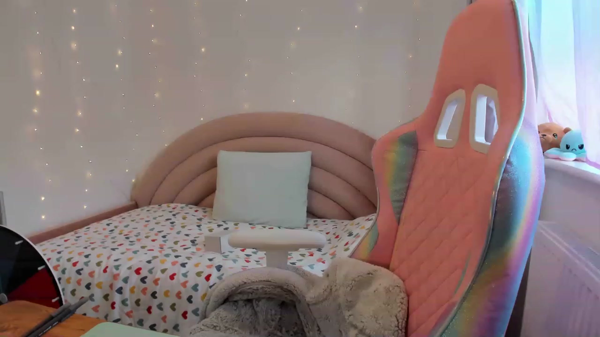 Gallery image thumbnail from JessieBear_'s myfreecams stream on, 08/24/2023, 14:53 image 4 of 20