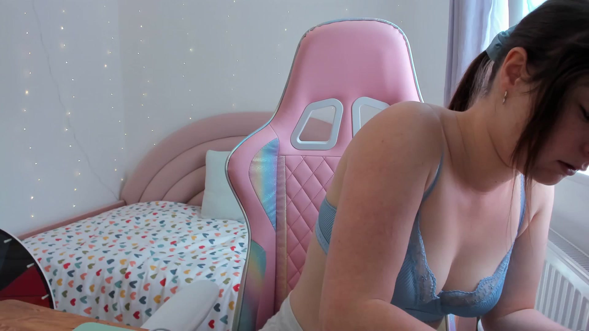Gallery image thumbnail from JessieBear_'s myfreecams stream on, 08/25/2023, 11:37 image 5 of 20