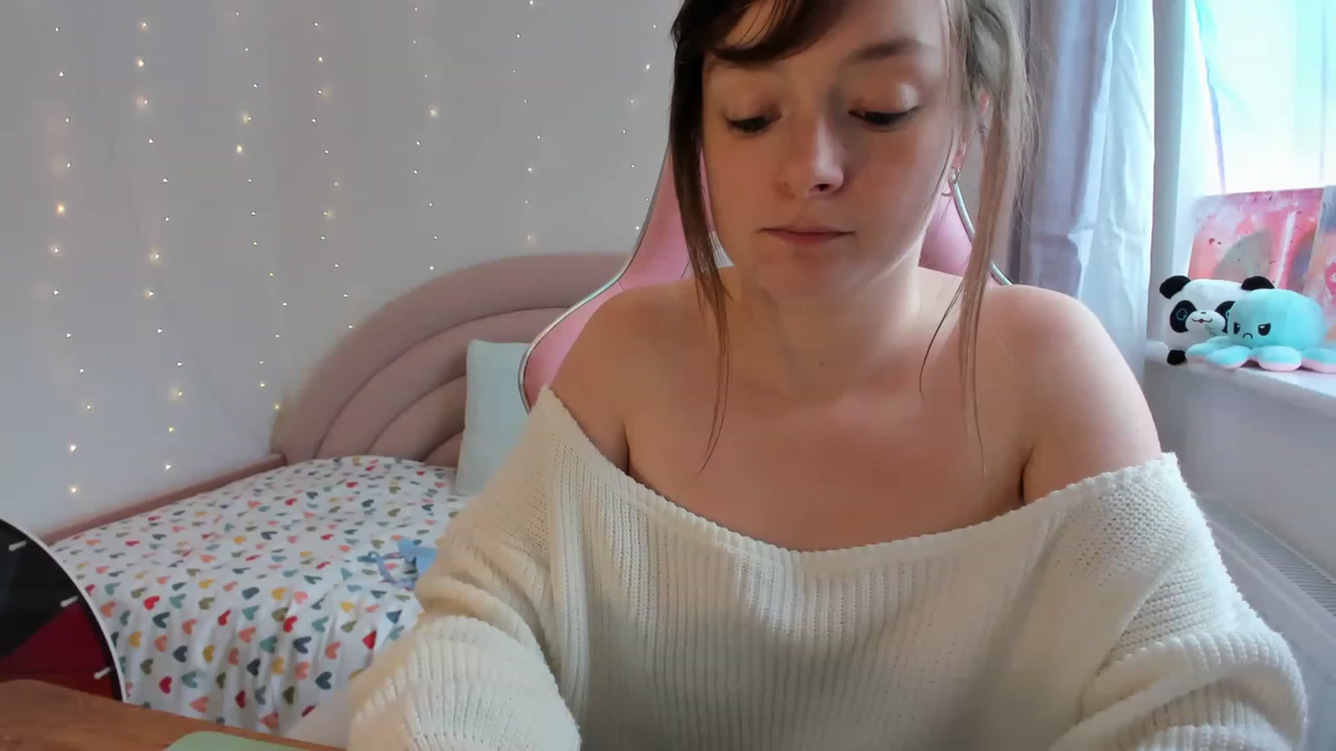 Gallery image thumbnail from JessieBear_'s myfreecams stream on, 08/25/2023, 14:18 image 19 of 20