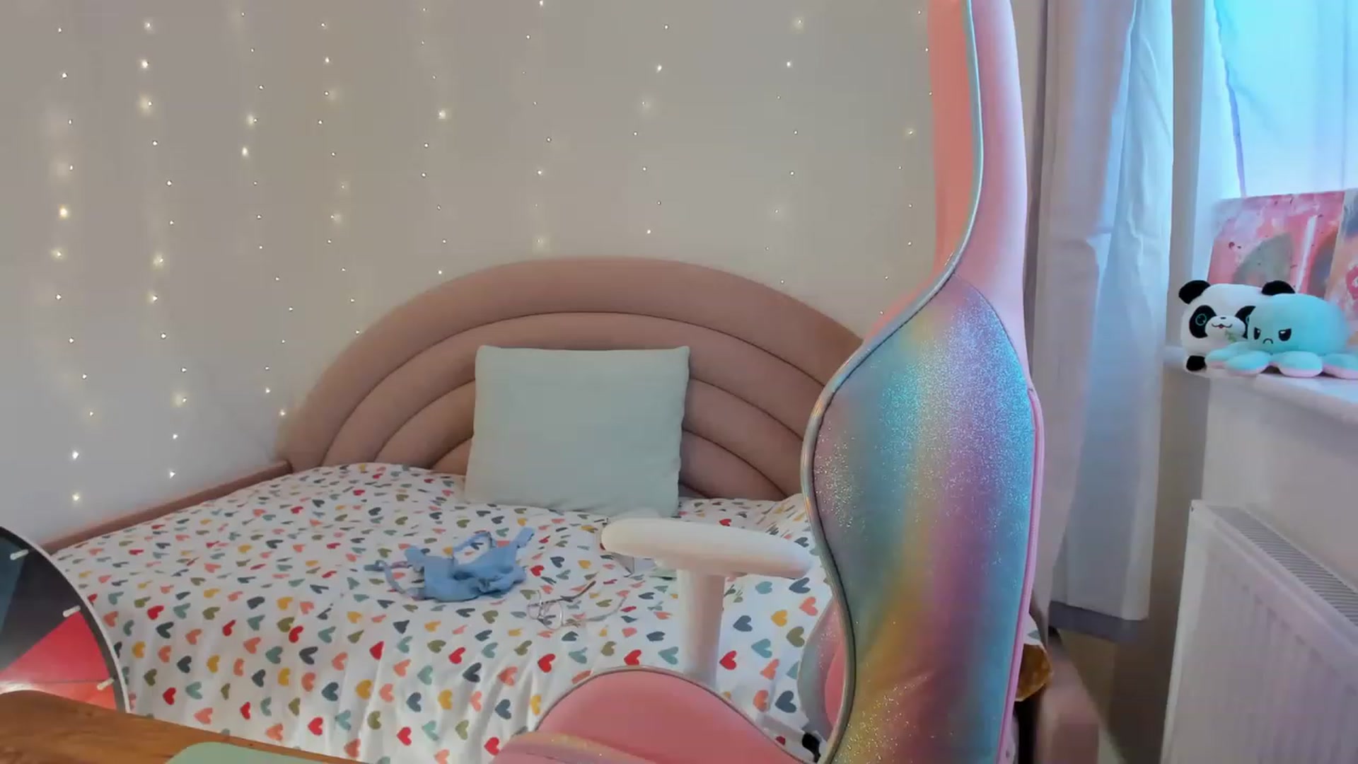 Gallery image thumbnail from JessieBear_'s myfreecams stream on, 08/25/2023, 17:41 image 13 of 20