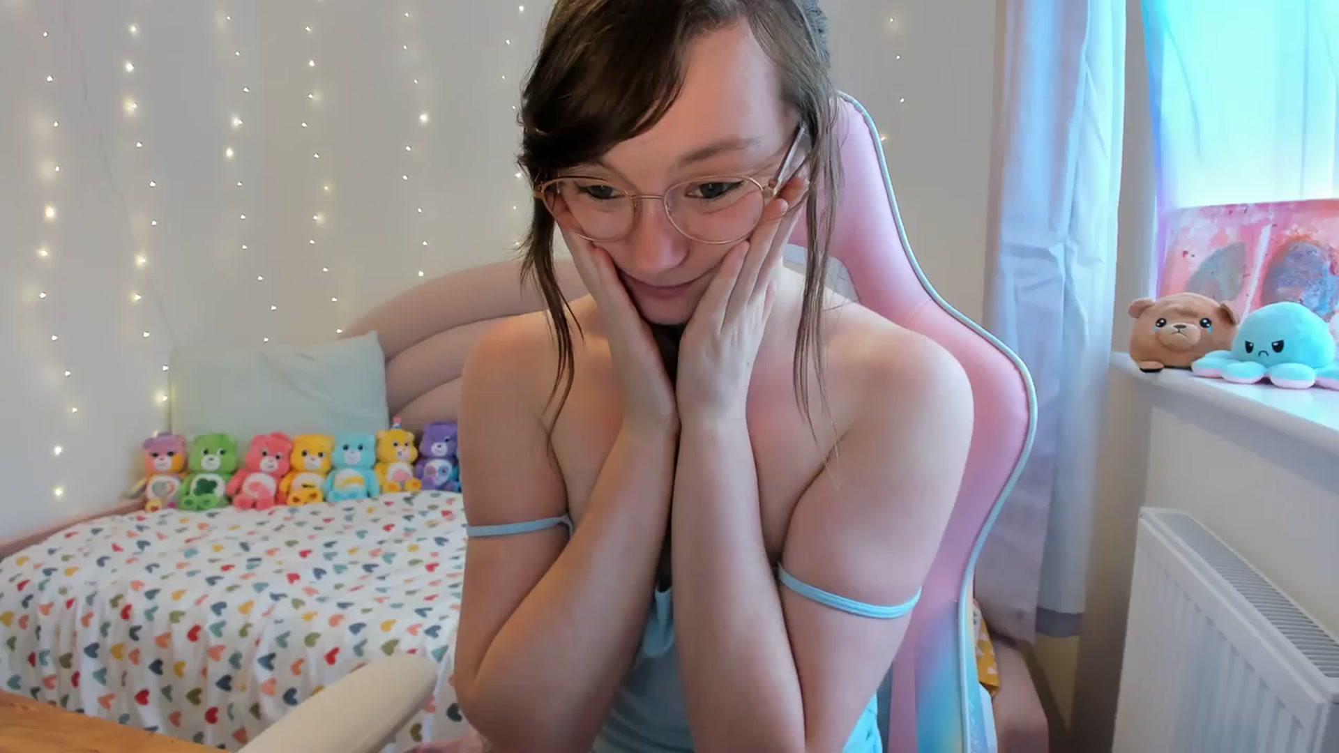Gallery image thumbnail from JessieBear_'s myfreecams stream on, 09/11/2023, 17:10 image 7 of 20