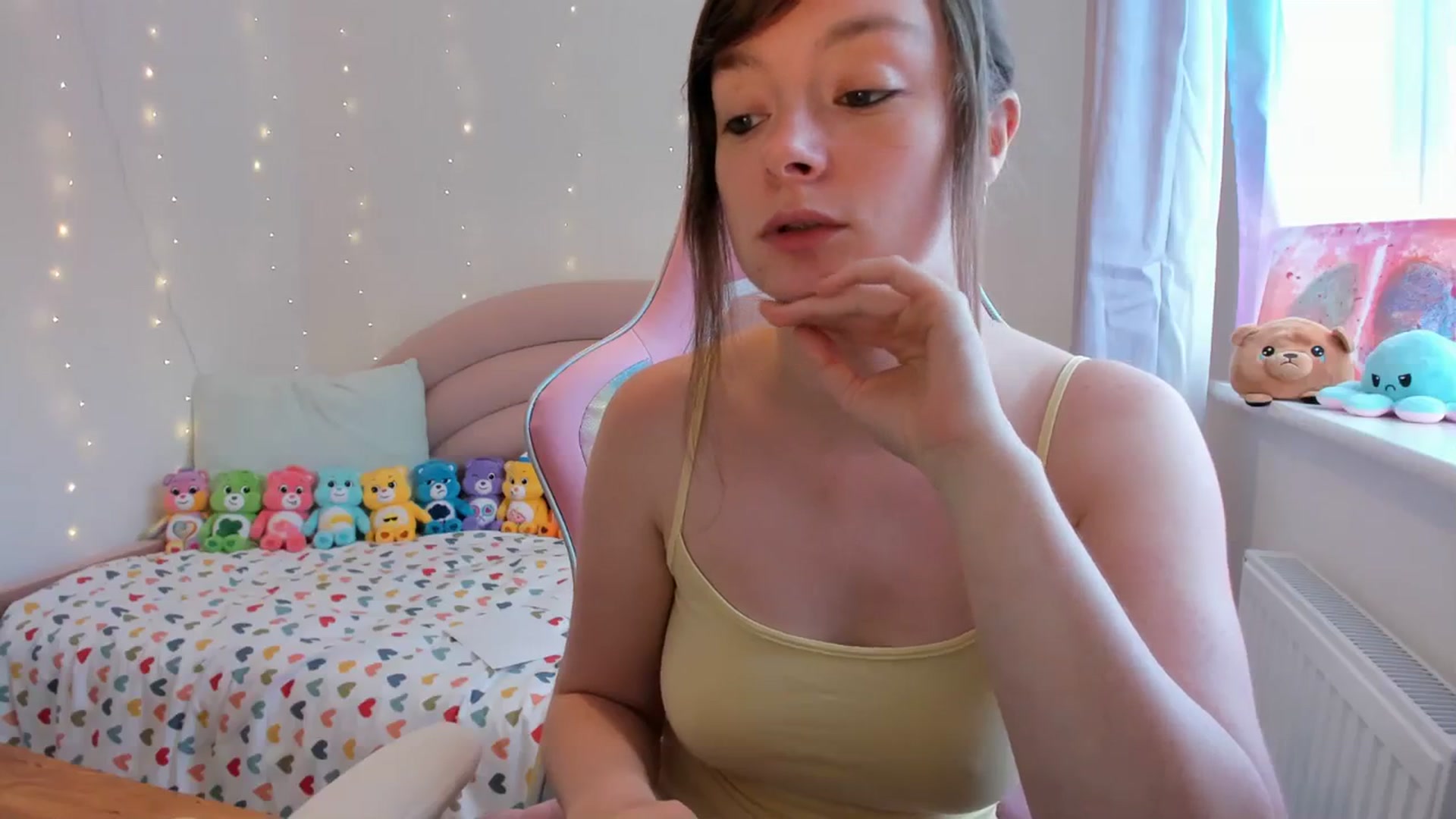 Gallery image thumbnail from JessieBear_'s myfreecams stream on, 09/13/2023, 14:07 image 17 of 20