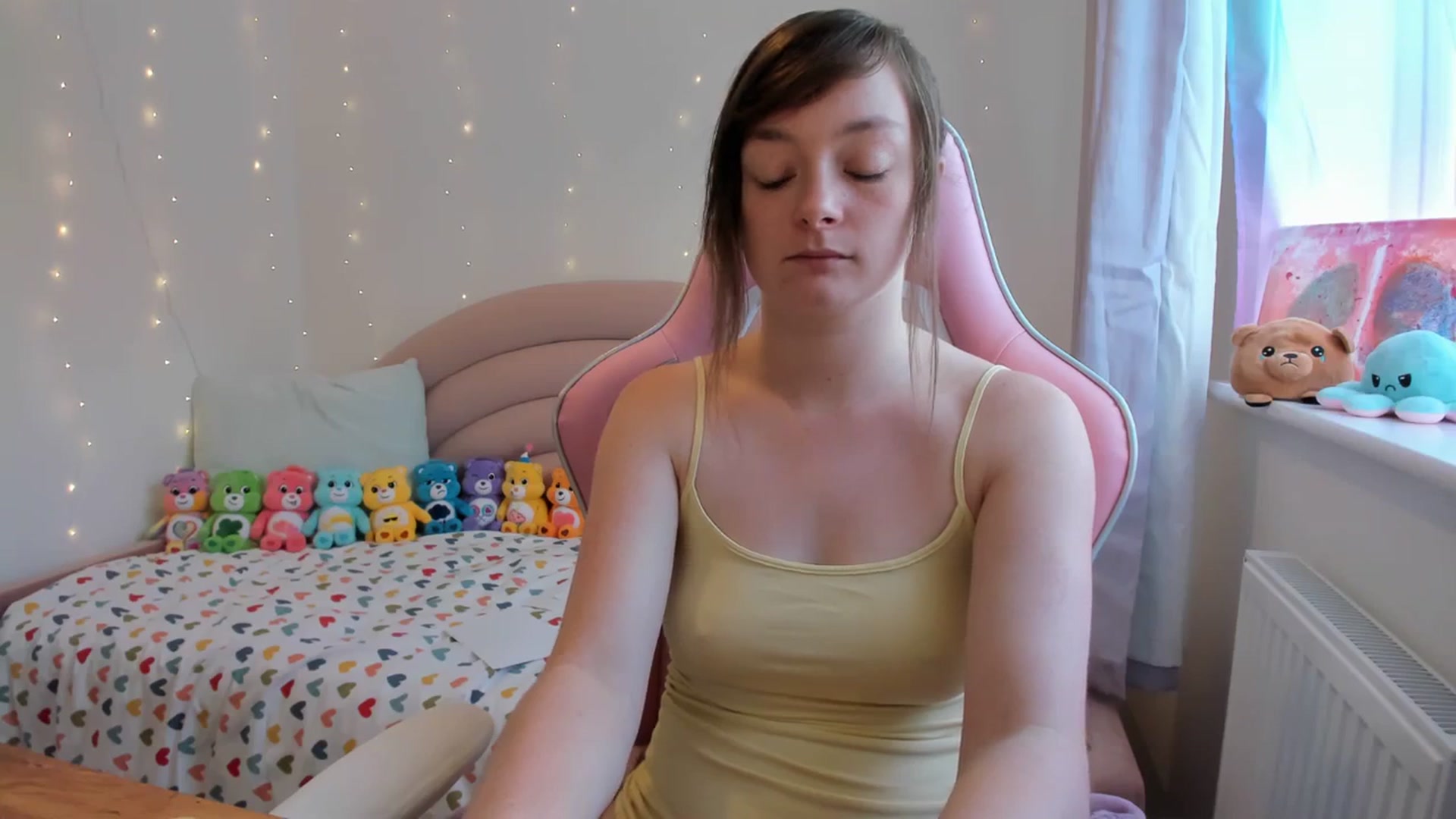 Gallery image thumbnail from JessieBear_'s myfreecams stream on, 09/13/2023, 14:07 image 3 of 20