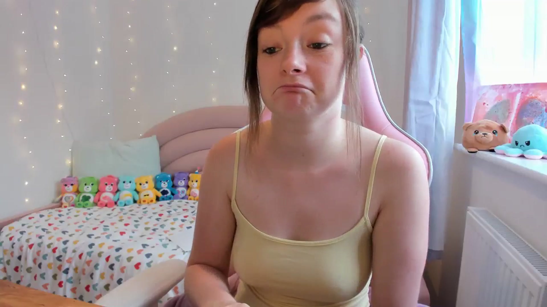 Gallery image thumbnail from JessieBear_'s myfreecams stream on, 09/13/2023, 17:12 image 3 of 20
