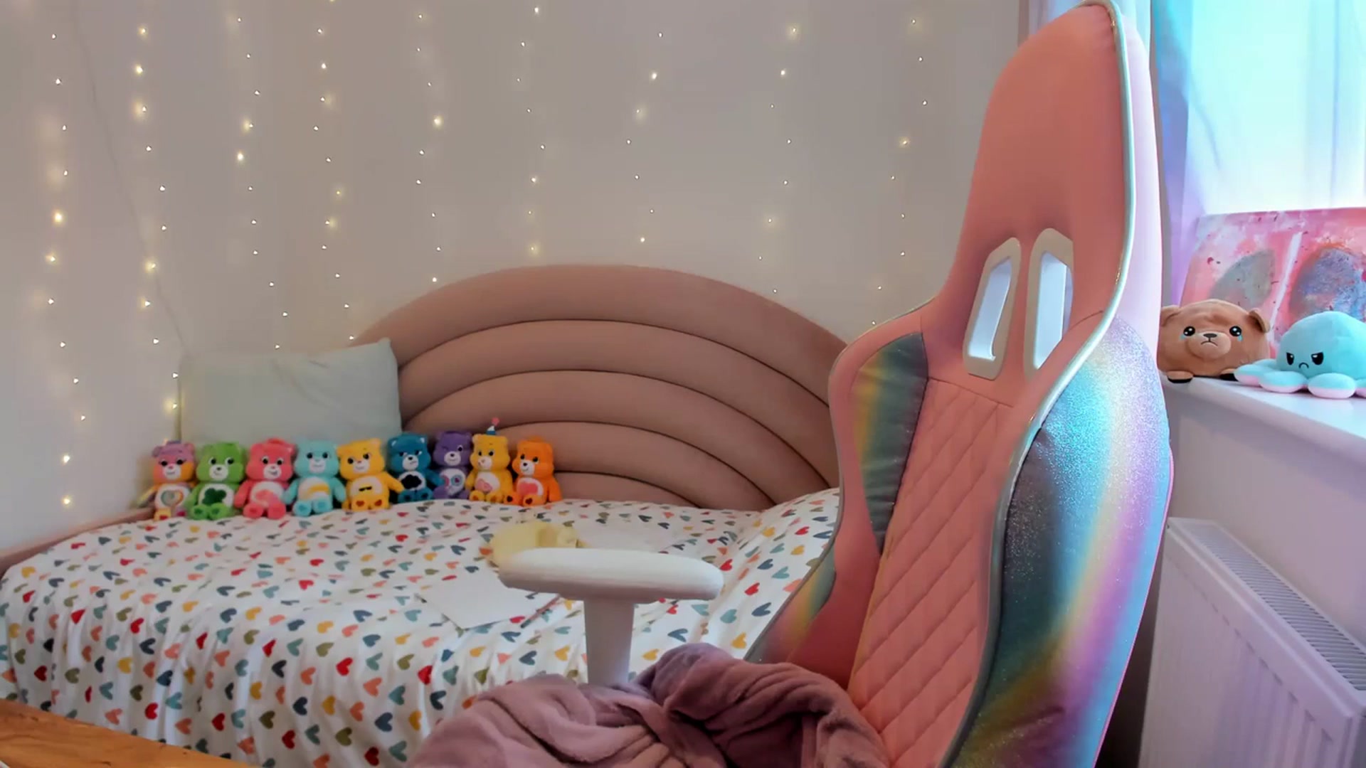 Gallery image thumbnail from JessieBear_'s myfreecams stream on, 09/13/2023, 17:12 image 12 of 20