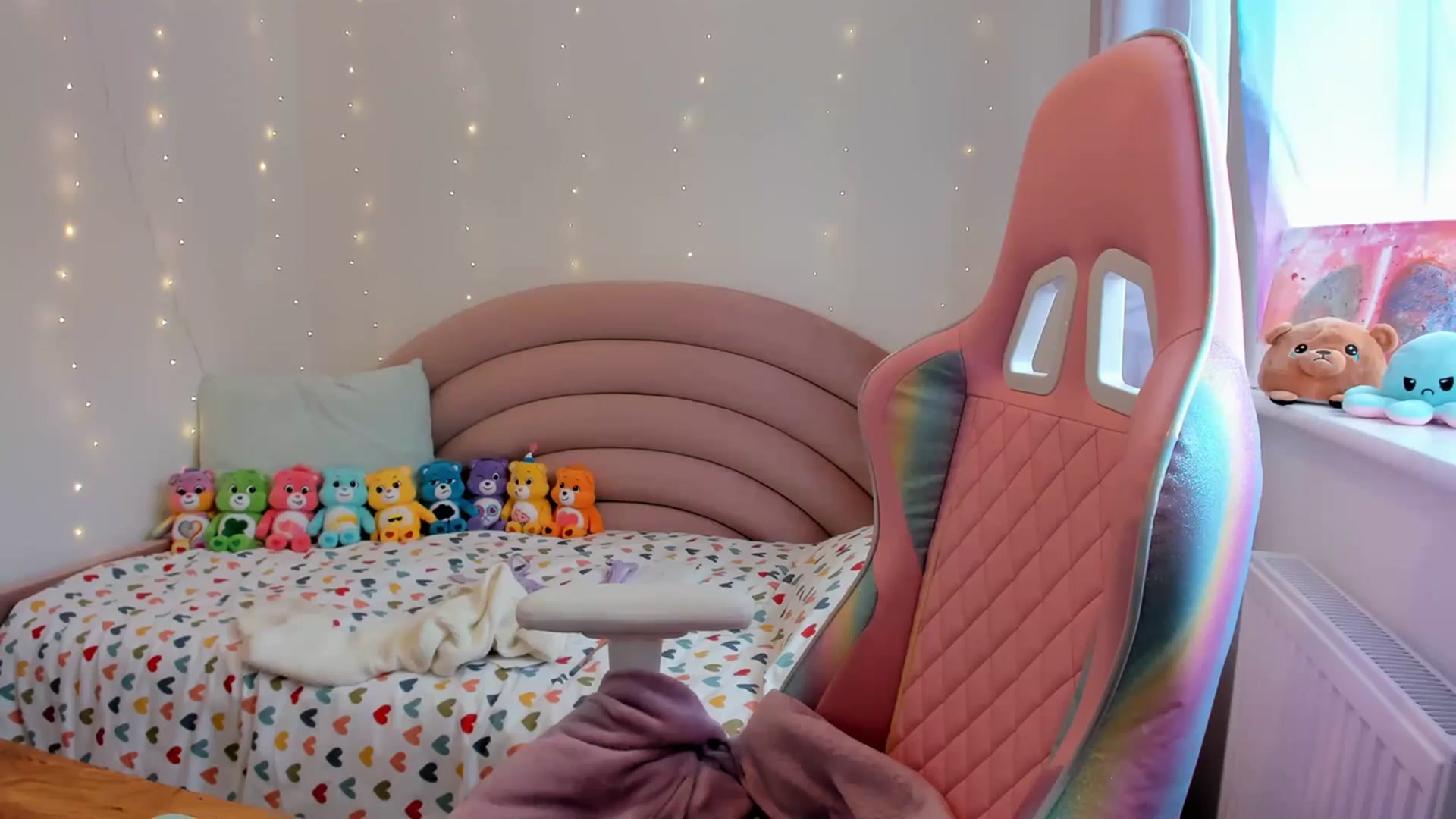 Gallery image thumbnail from JessieBear_'s myfreecams stream on, 09/14/2023, 18:05 image 7 of 20