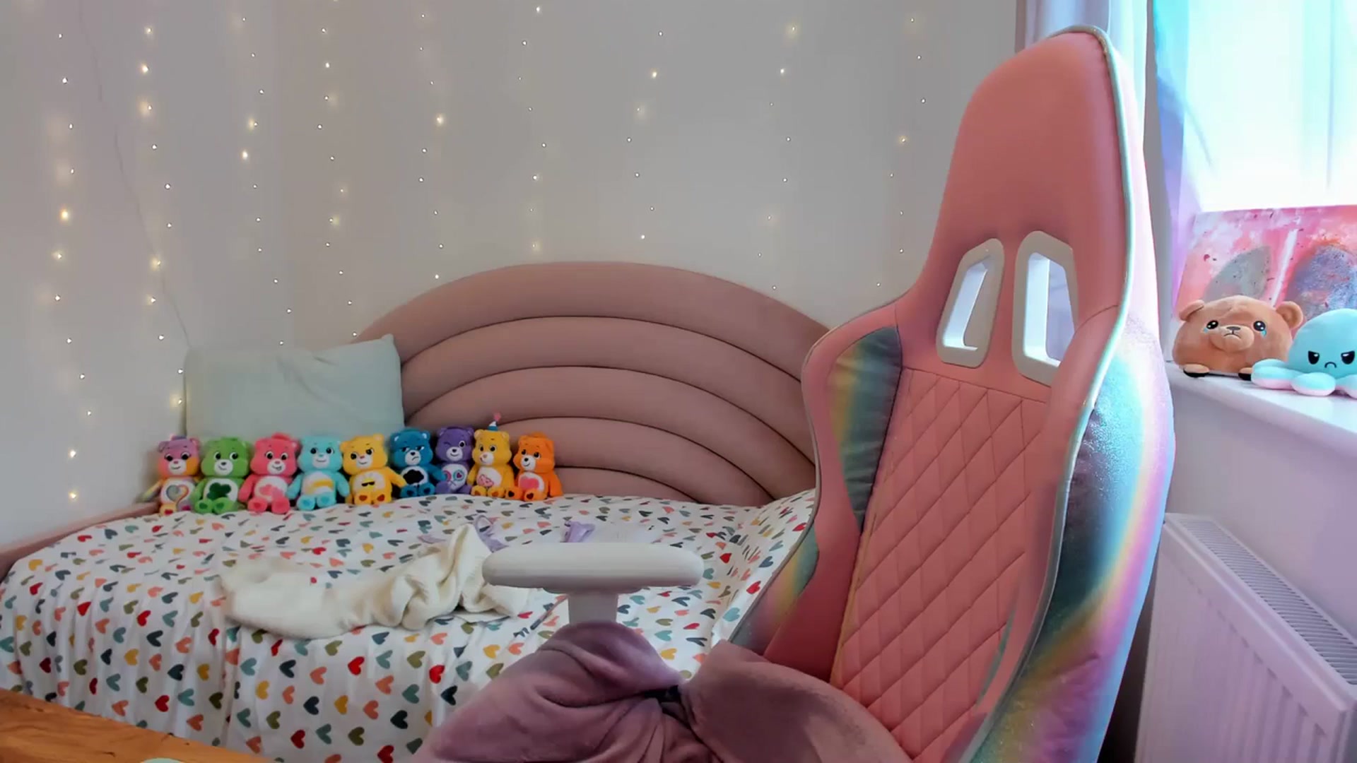 Gallery image thumbnail from JessieBear_'s myfreecams stream on, 09/14/2023, 18:05 image 6 of 20
