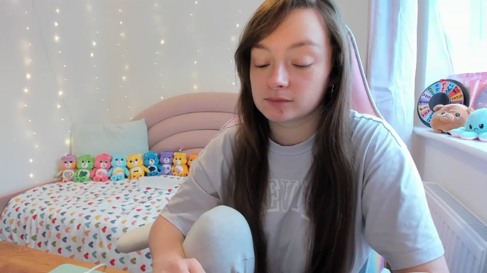 Gallery image thumbnail from JessieBear_'s myfreecams stream on, 09/18/2023, 12:16 image 8 of 20
