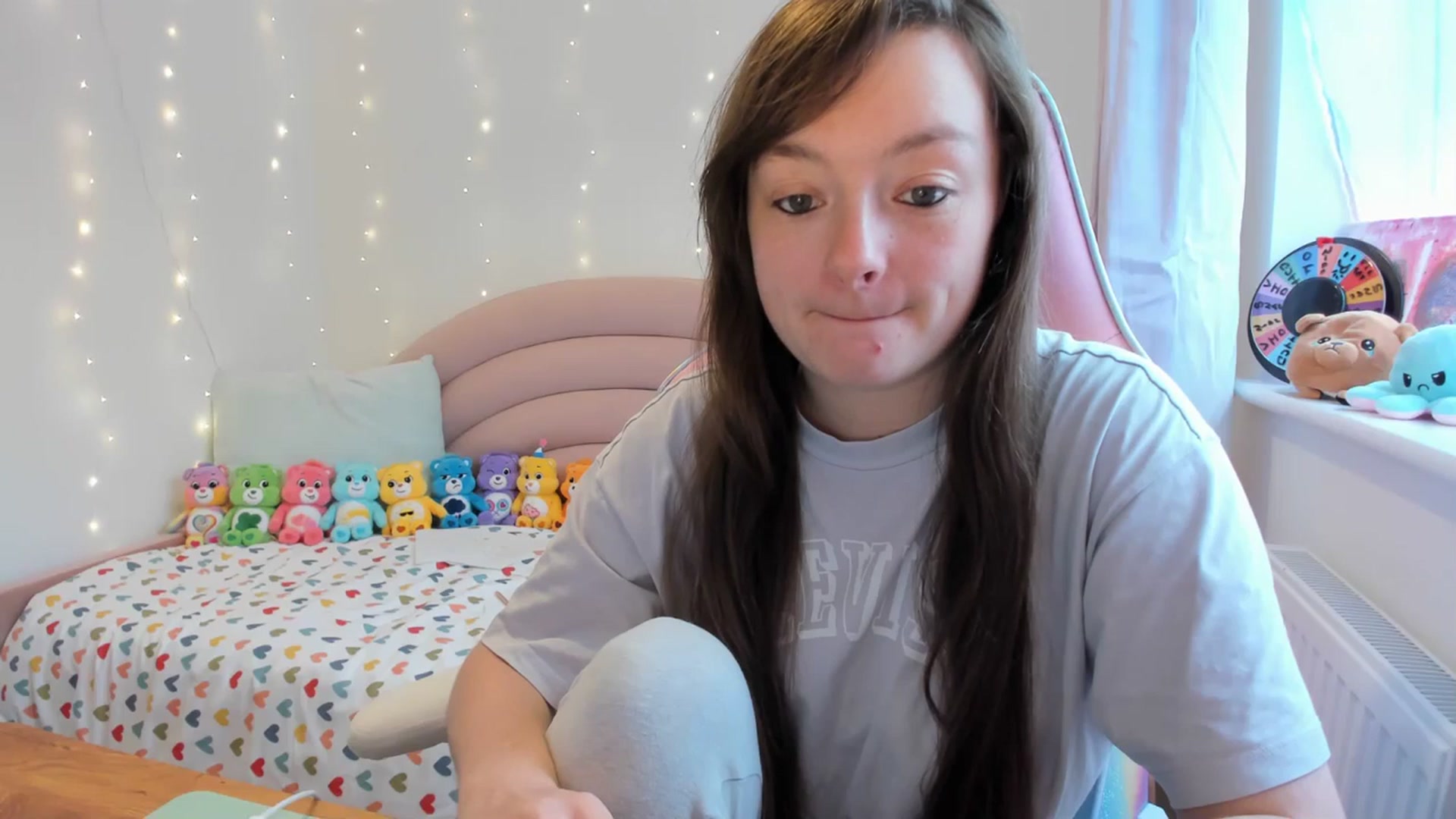 Gallery image thumbnail from JessieBear_'s myfreecams stream on, 09/18/2023, 12:16 image 7 of 20
