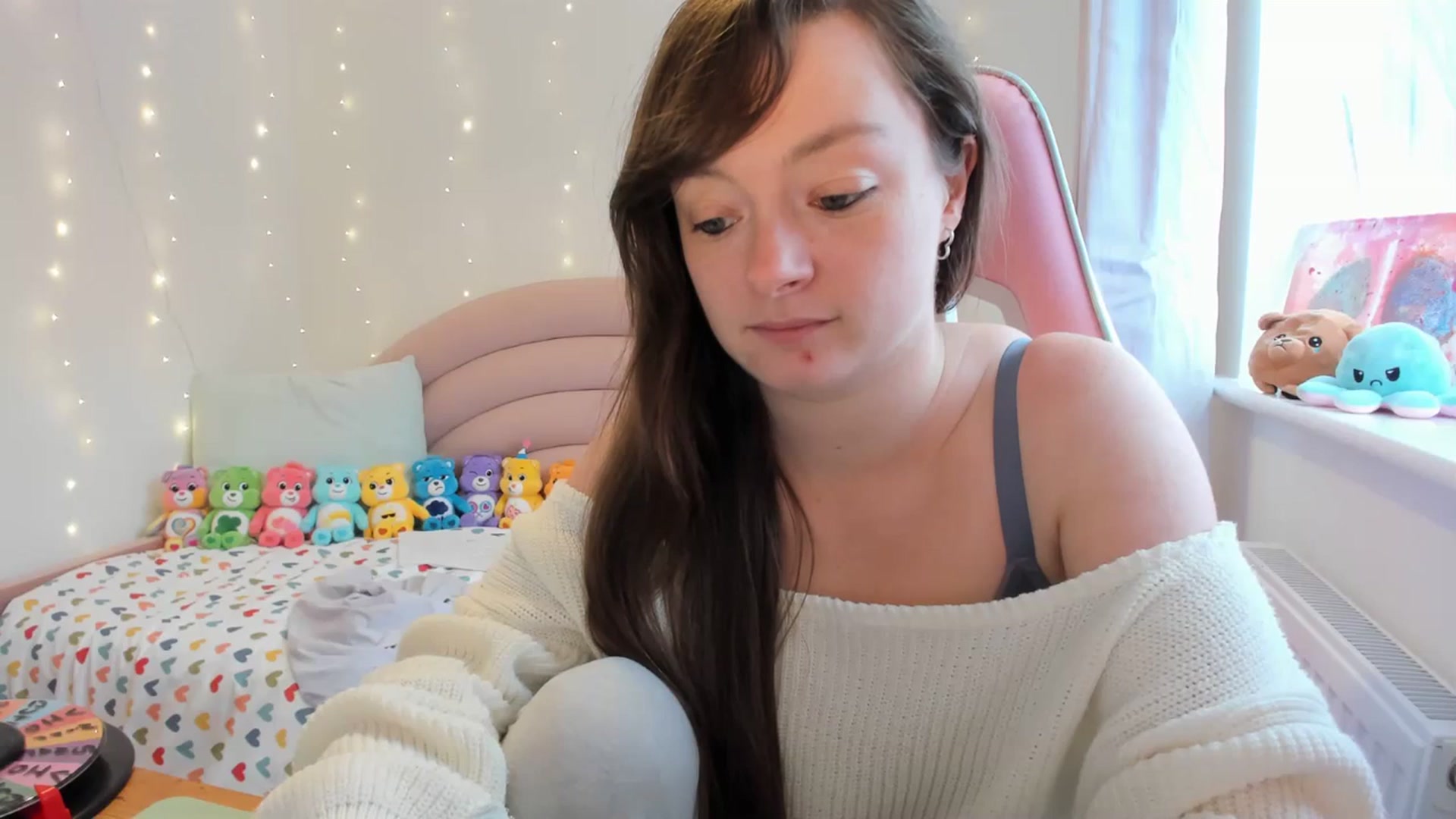 Gallery image thumbnail from JessieBear_'s myfreecams stream on, 09/18/2023, 16:19 image 19 of 20