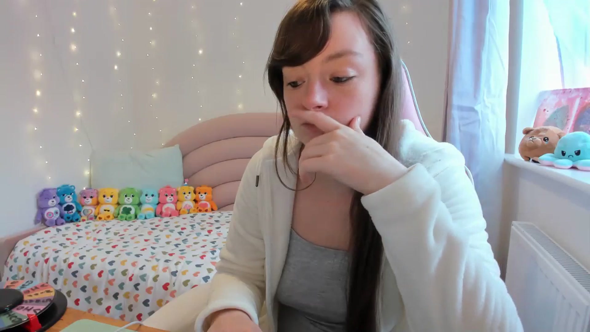 Gallery image thumbnail from JessieBear_'s myfreecams stream on, 09/19/2023, 14:14 image 3 of 20