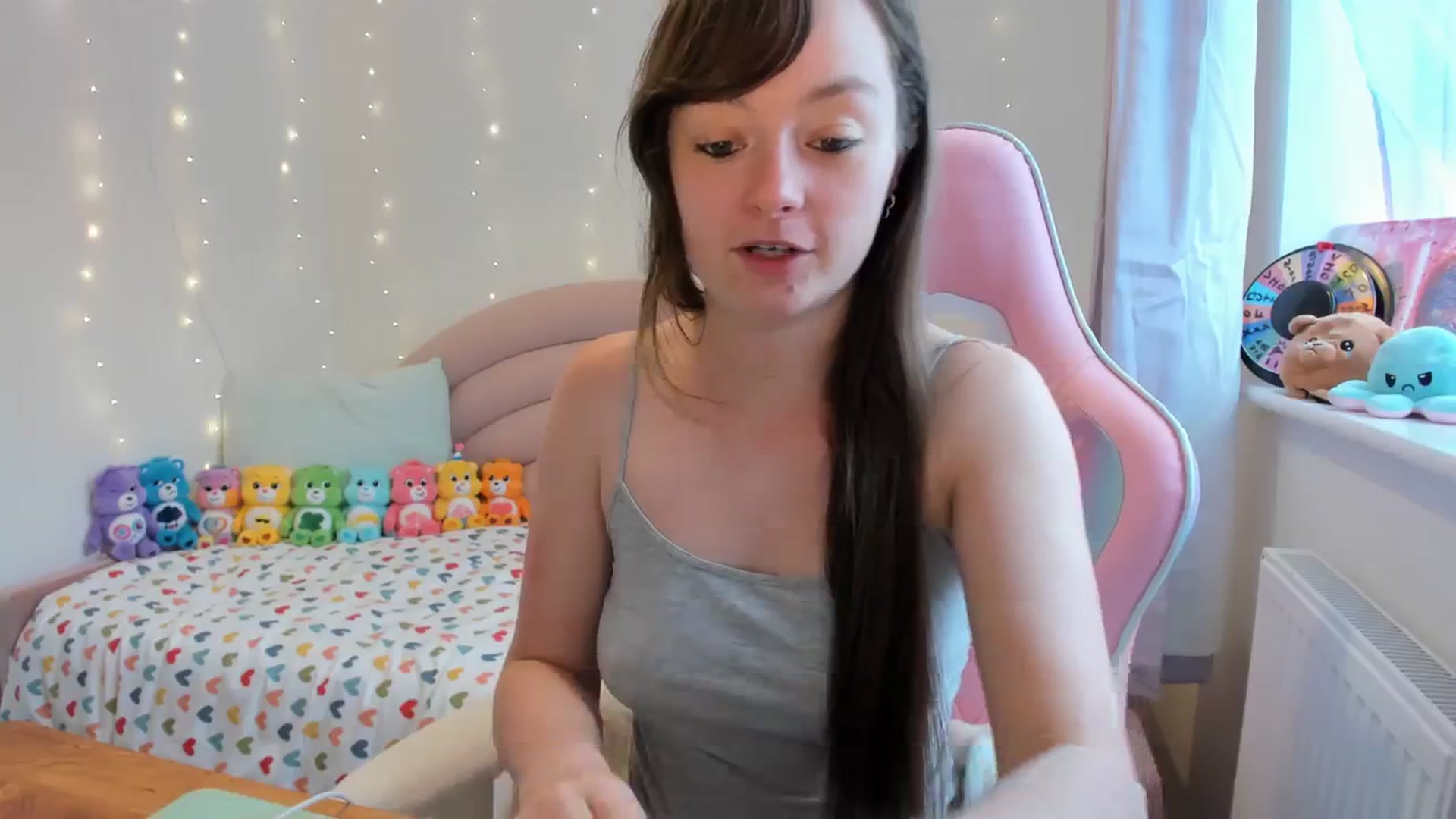 Gallery image thumbnail from JessieBear_'s myfreecams stream on, 09/19/2023, 14:14 image 9 of 20