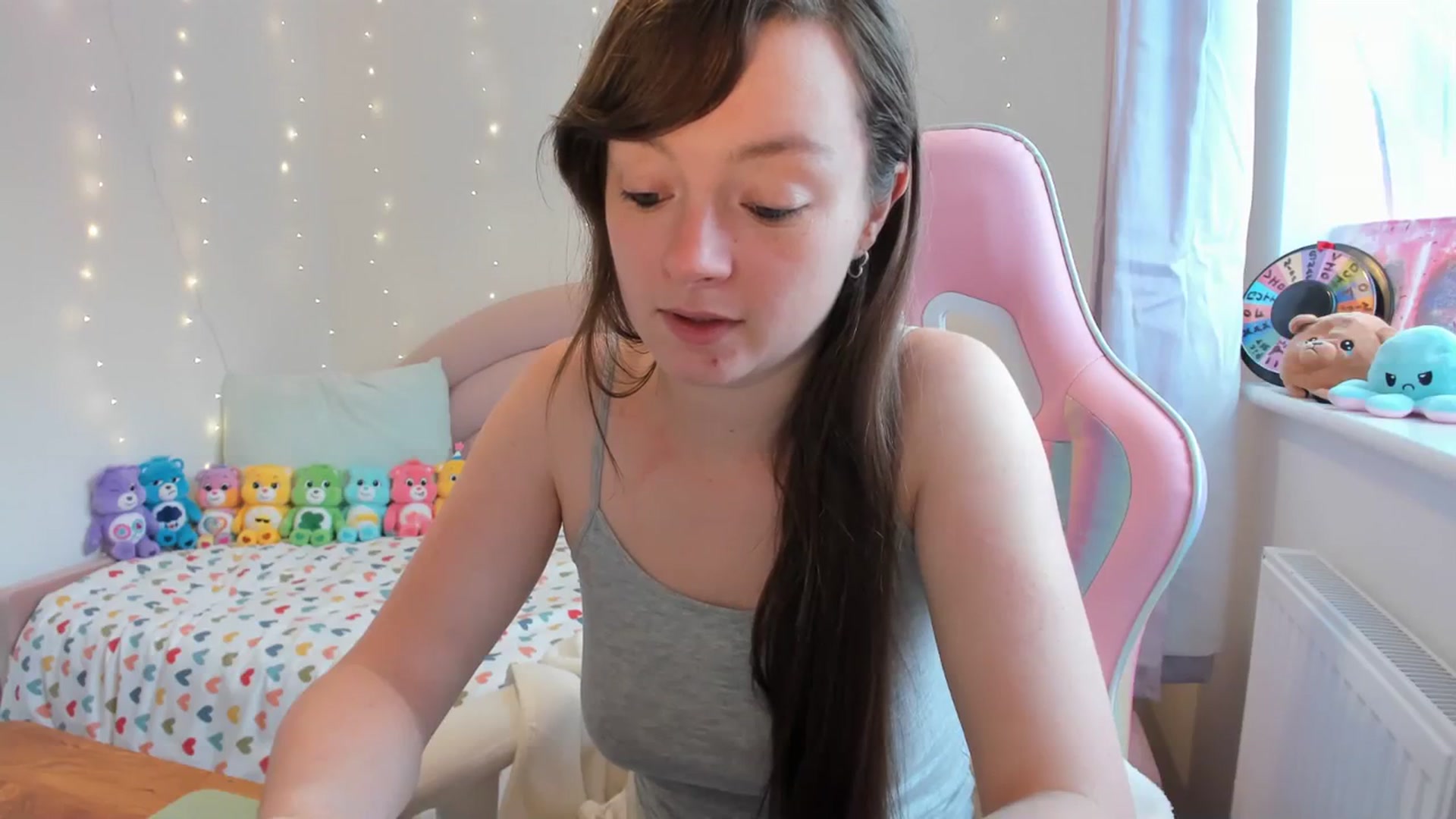 Gallery image thumbnail from JessieBear_'s myfreecams stream on, 09/19/2023, 14:14 image 8 of 20
