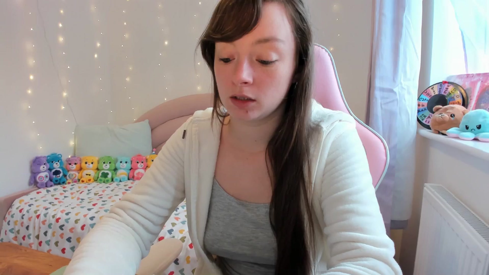 Gallery image thumbnail from JessieBear_'s myfreecams stream on, 09/19/2023, 14:14 image 4 of 20