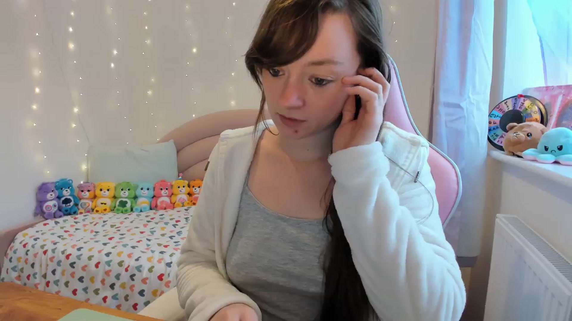 Gallery image thumbnail from JessieBear_'s myfreecams stream on, 09/19/2023, 14:14 image 18 of 20