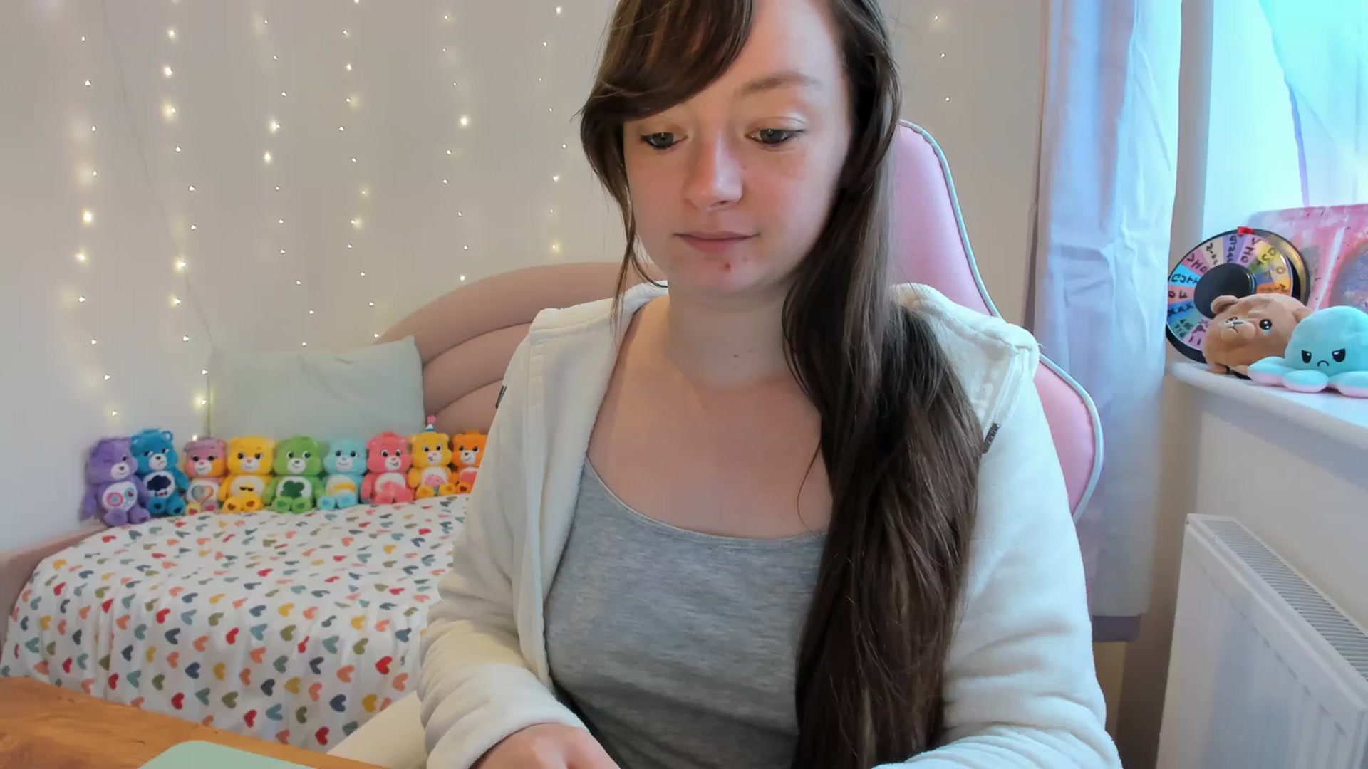 Gallery image thumbnail from JessieBear_'s myfreecams stream on, 09/19/2023, 14:14 image 17 of 20