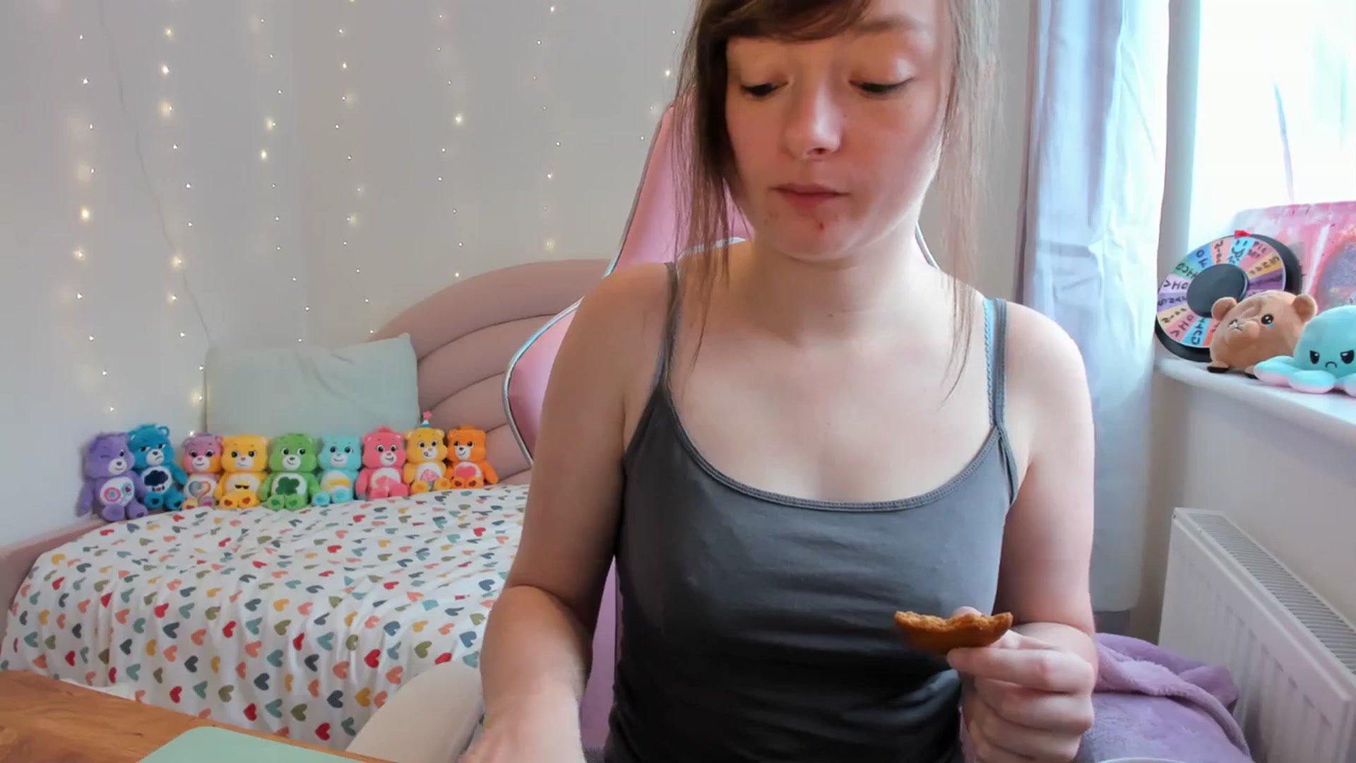 Gallery image thumbnail from JessieBear_'s myfreecams stream on, 09/20/2023, 12:45 image 6 of 20