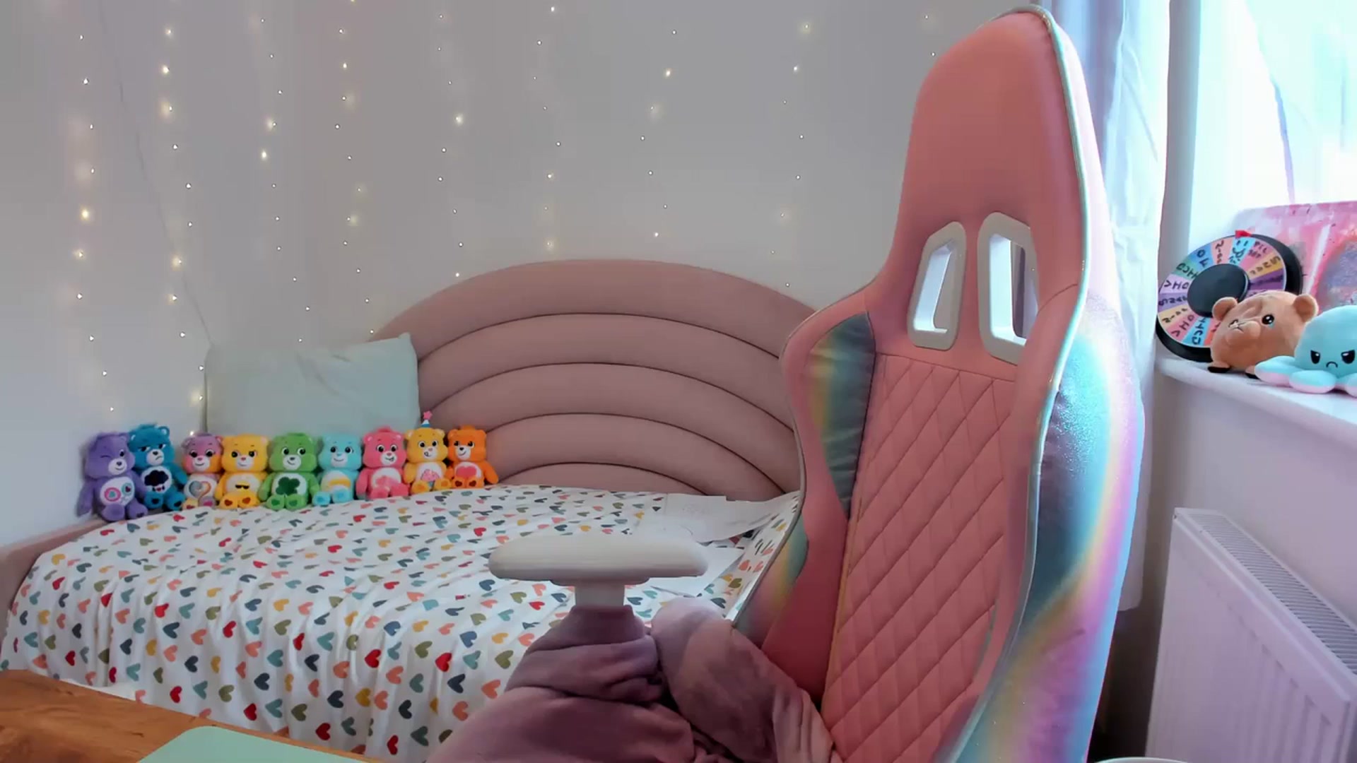 Gallery image thumbnail from JessieBear_'s myfreecams stream on, 09/20/2023, 12:45 image 1 of 20