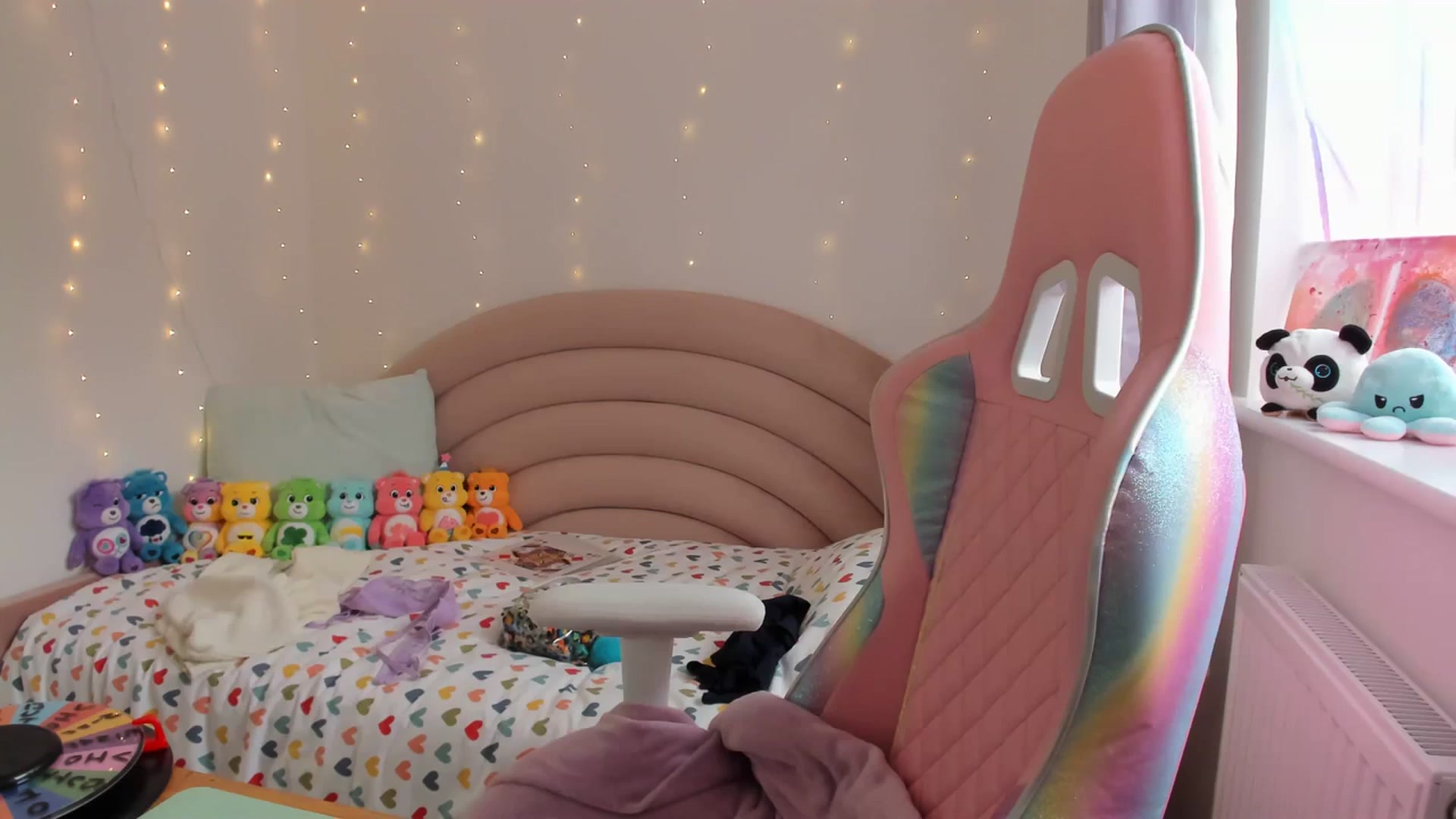 Gallery image thumbnail from JessieBear_'s myfreecams stream on, 09/27/2023, 15:55 image 5 of 20