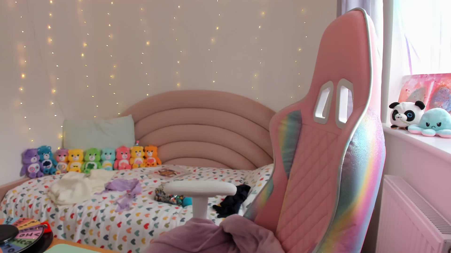 Gallery image thumbnail from JessieBear_'s myfreecams stream on, 09/27/2023, 15:55 image 6 of 20