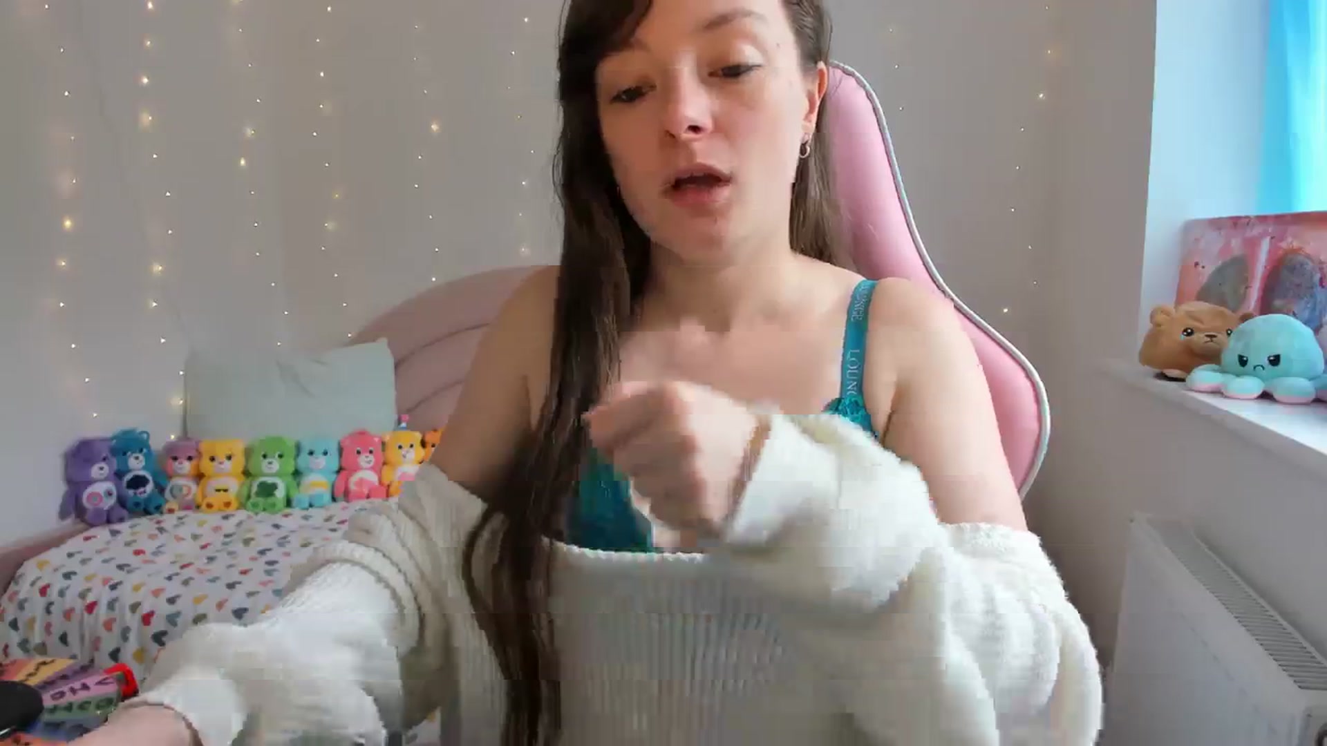 Gallery image thumbnail from JessieBear_'s myfreecams stream on, 09/28/2023, 13:25 image 16 of 20