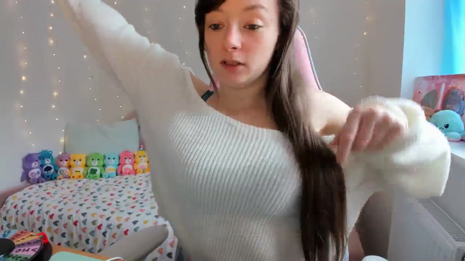 Gallery image thumbnail from JessieBear_'s myfreecams stream on, 09/28/2023, 13:48 image 15 of 20