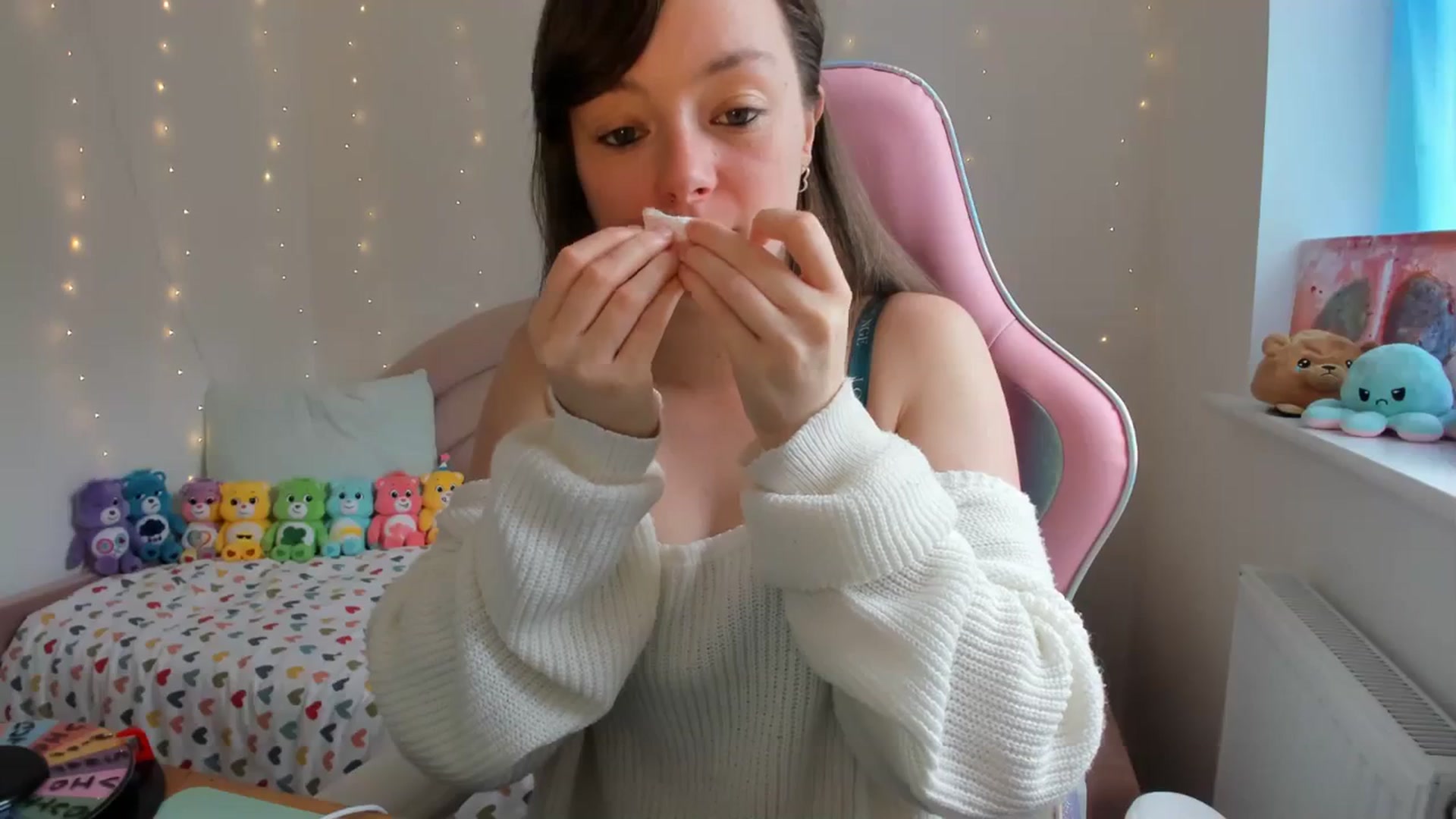 Gallery image thumbnail from JessieBear_'s myfreecams stream on, 09/28/2023, 13:48 image 11 of 20
