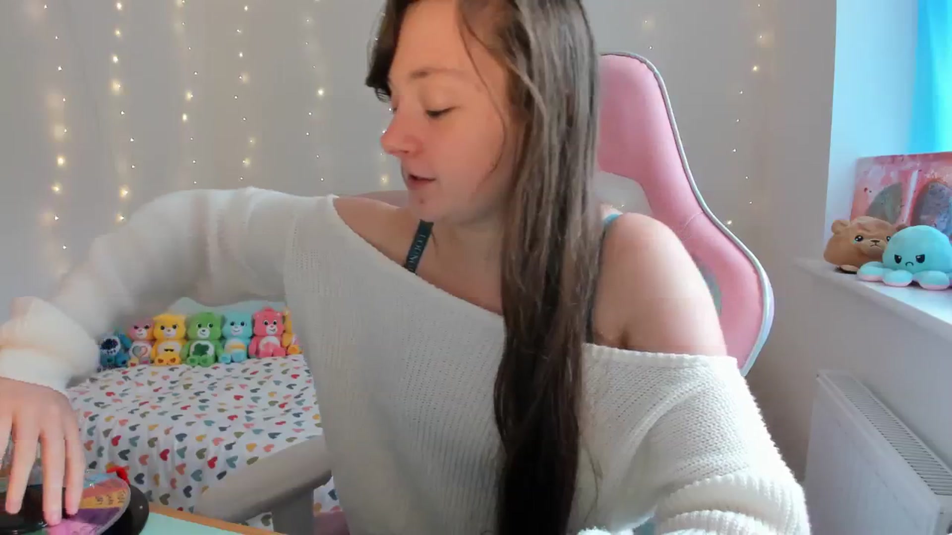 Gallery image thumbnail from JessieBear_'s myfreecams stream on, 09/28/2023, 16:02 image 12 of 20