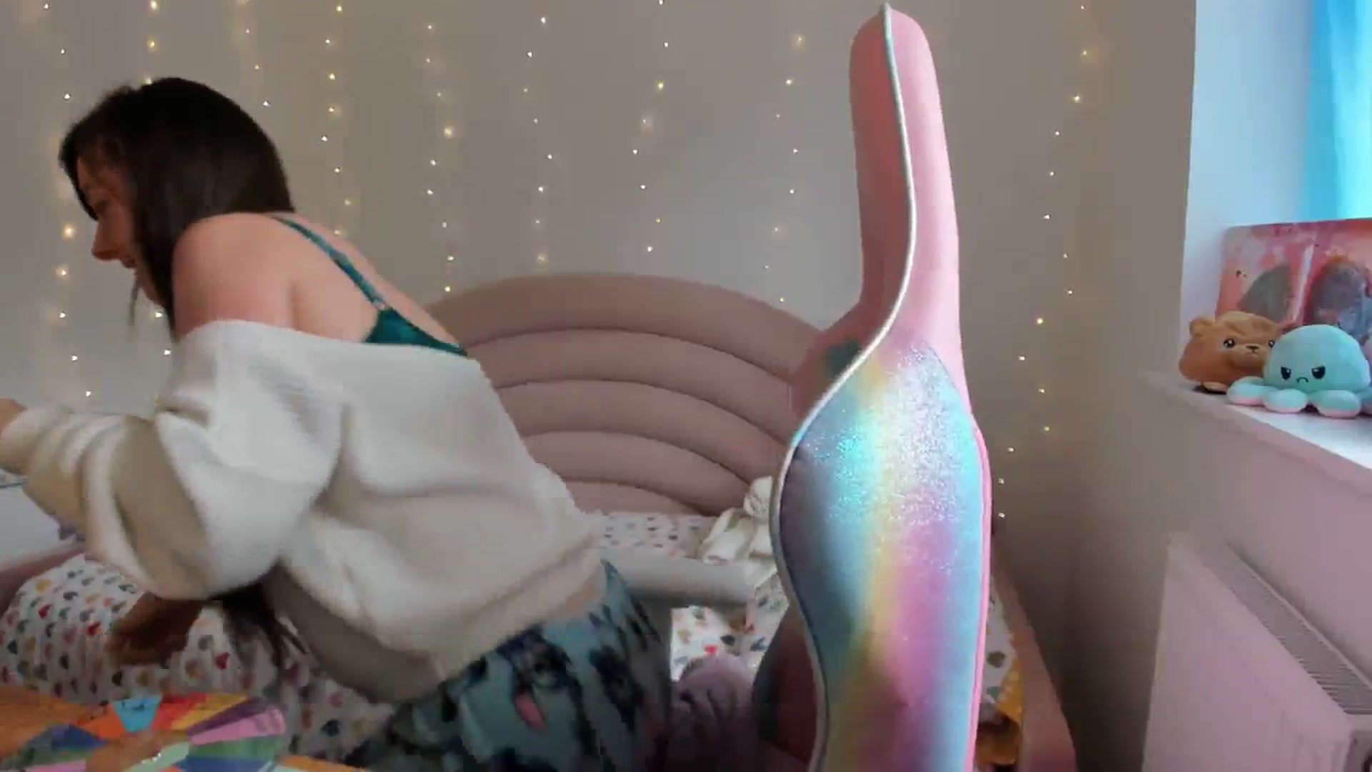 Gallery image thumbnail from JessieBear_'s myfreecams stream on, 09/28/2023, 16:02 image 5 of 20