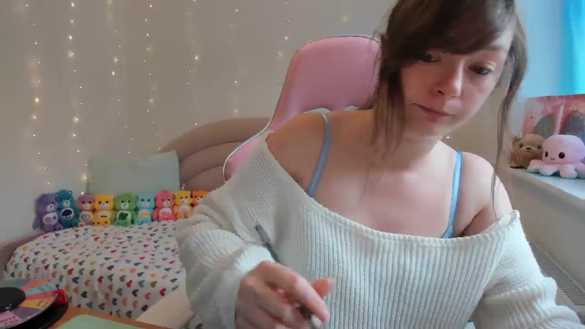 Gallery image thumbnail from JessieBear_'s myfreecams stream on, 10/02/2023, 13:26 image 13 of 20