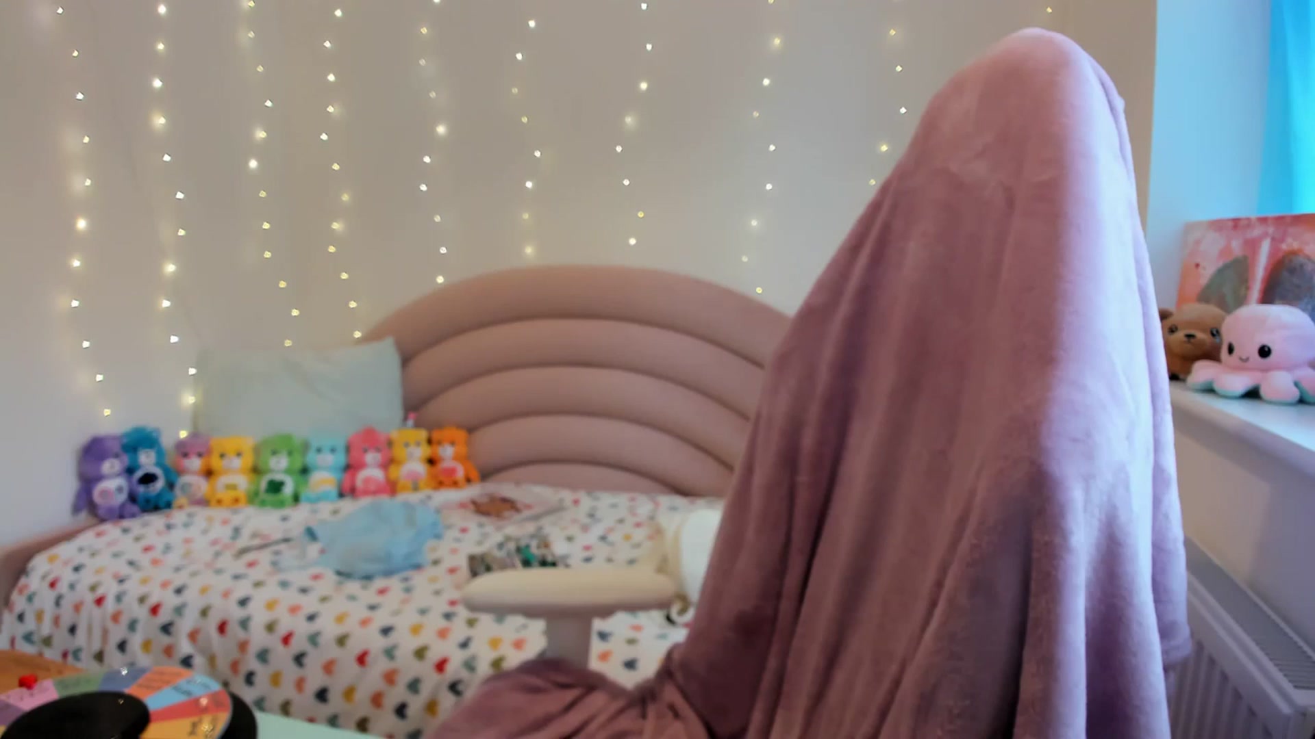 Gallery image thumbnail from JessieBear_'s myfreecams stream on, 10/03/2023, 15:55 image 12 of 20