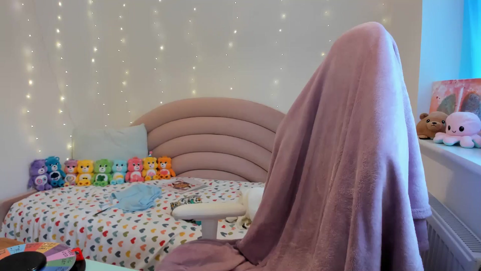 Gallery image thumbnail from JessieBear_'s myfreecams stream on, 10/03/2023, 17:21 image 9 of 20