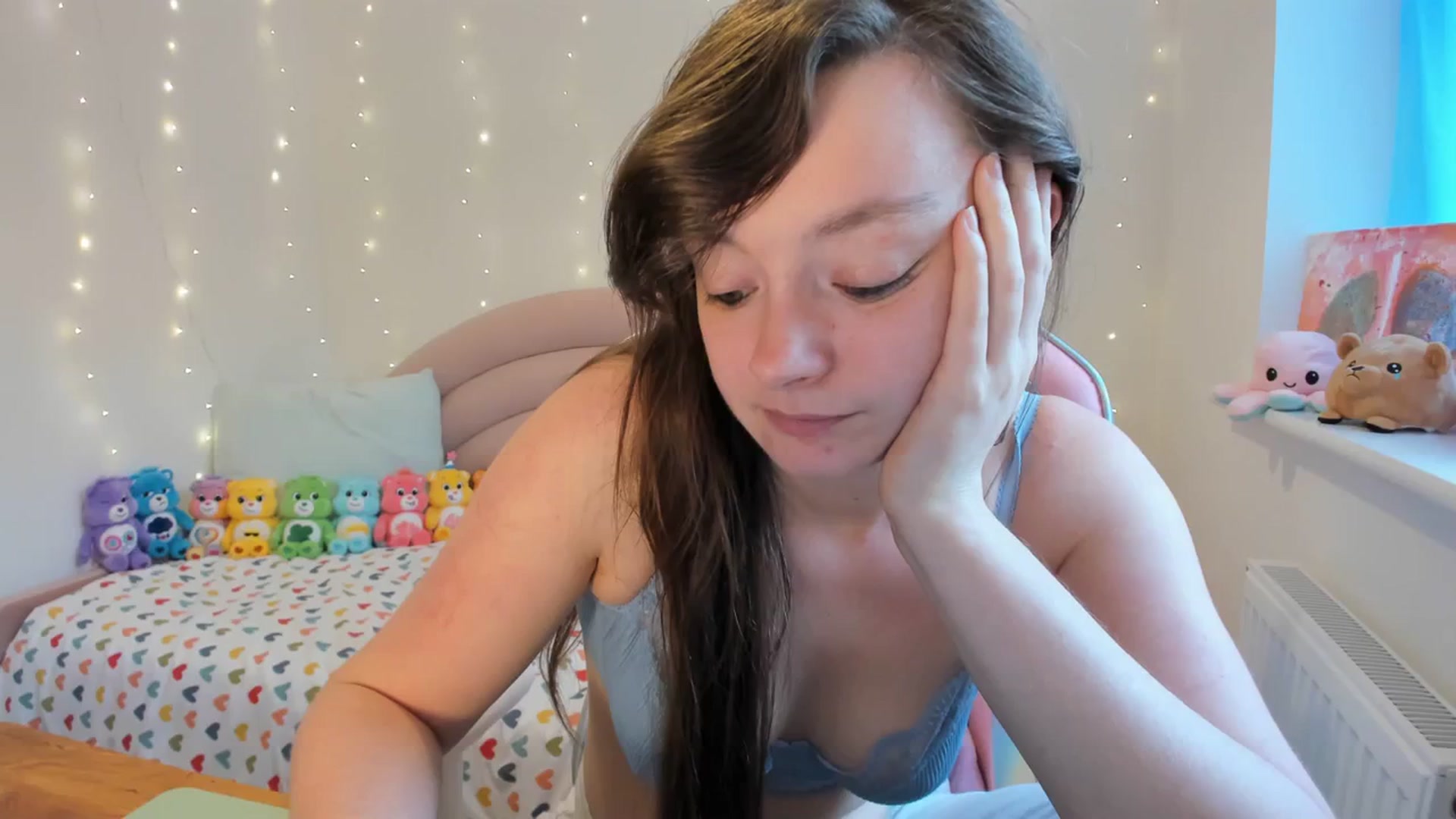 Gallery image thumbnail from JessieBear_'s myfreecams stream on, 10/10/2023, 17:10 image 7 of 20
