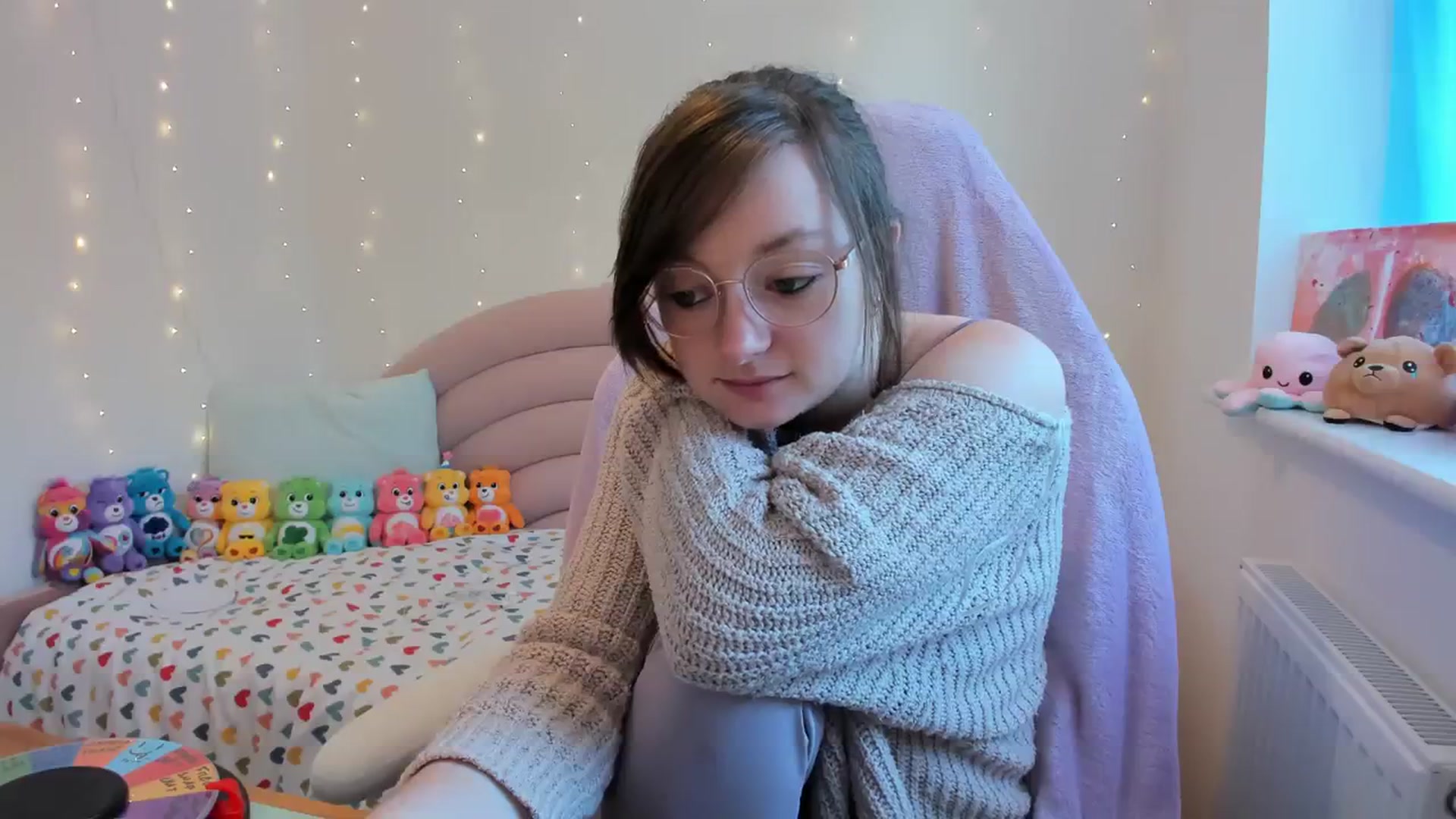 Gallery image thumbnail from JessieBear_'s myfreecams stream on, 10/12/2023, 14:09 image 3 of 20