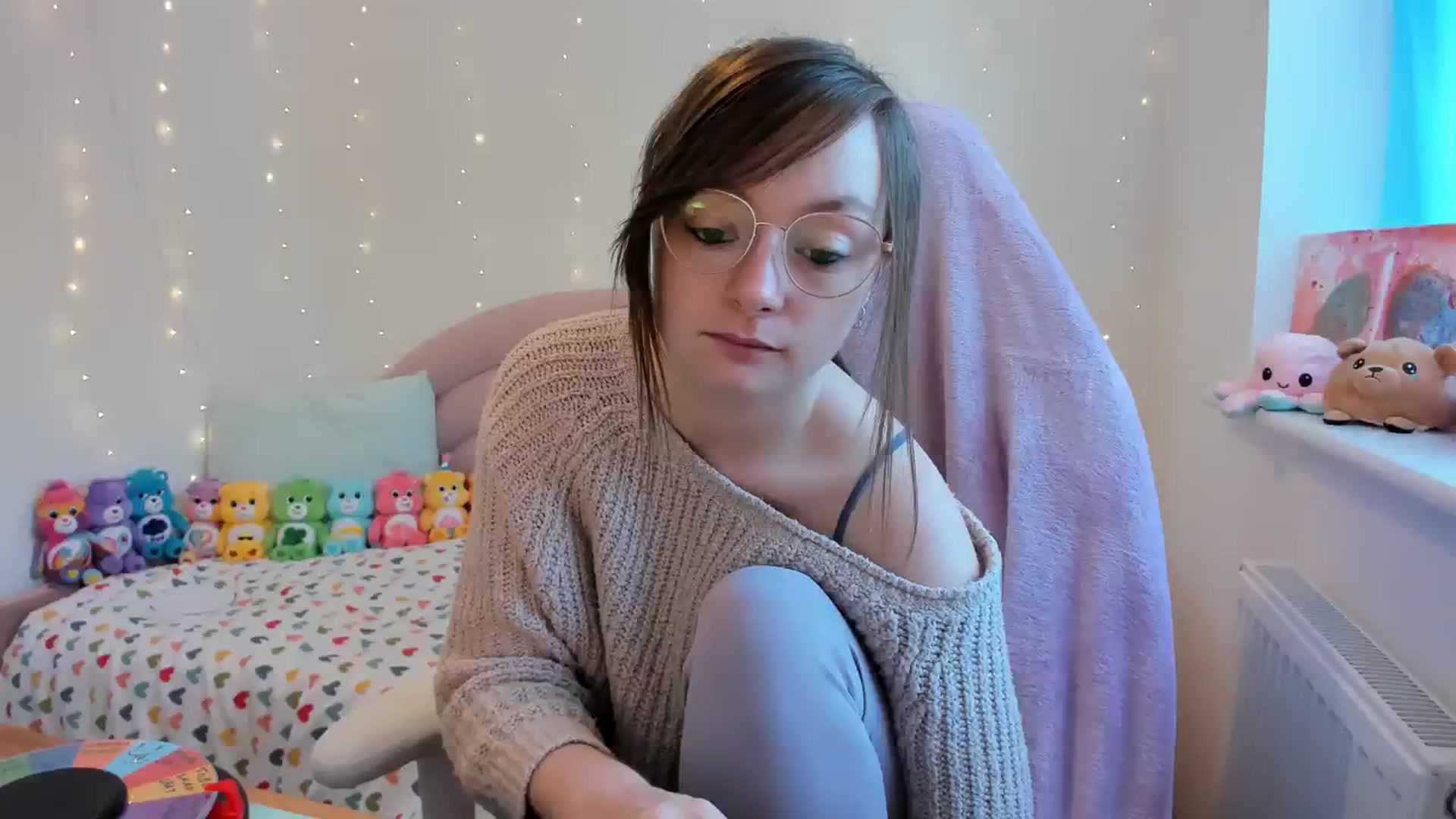 Gallery image thumbnail from JessieBear_'s myfreecams stream on, 10/12/2023, 14:09 image 15 of 20