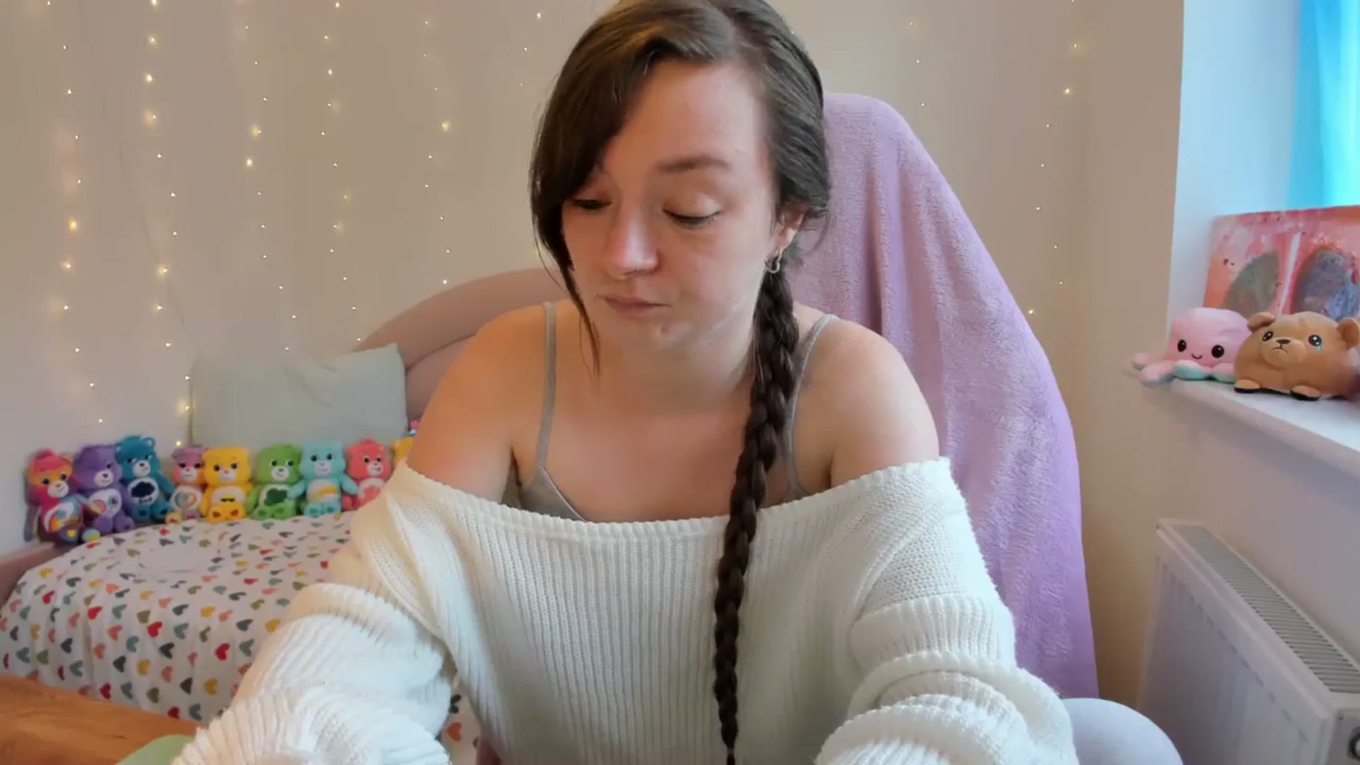 Gallery image thumbnail from JessieBear_'s myfreecams stream on, 10/16/2023, 14:10 image 10 of 20