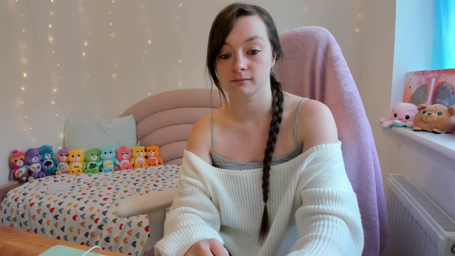 Gallery image thumbnail from JessieBear_'s myfreecams stream on, 10/16/2023, 14:10 image 18 of 20