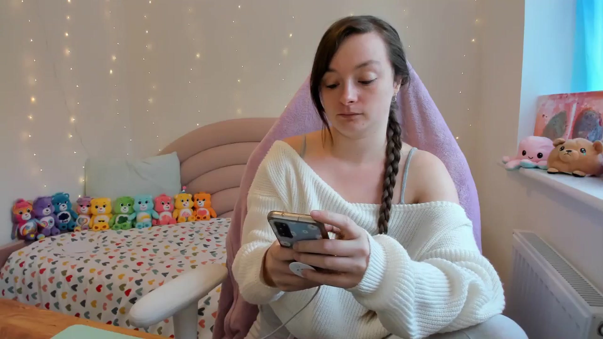 Gallery image thumbnail from JessieBear_'s myfreecams stream on, 10/16/2023, 14:10 image 11 of 20