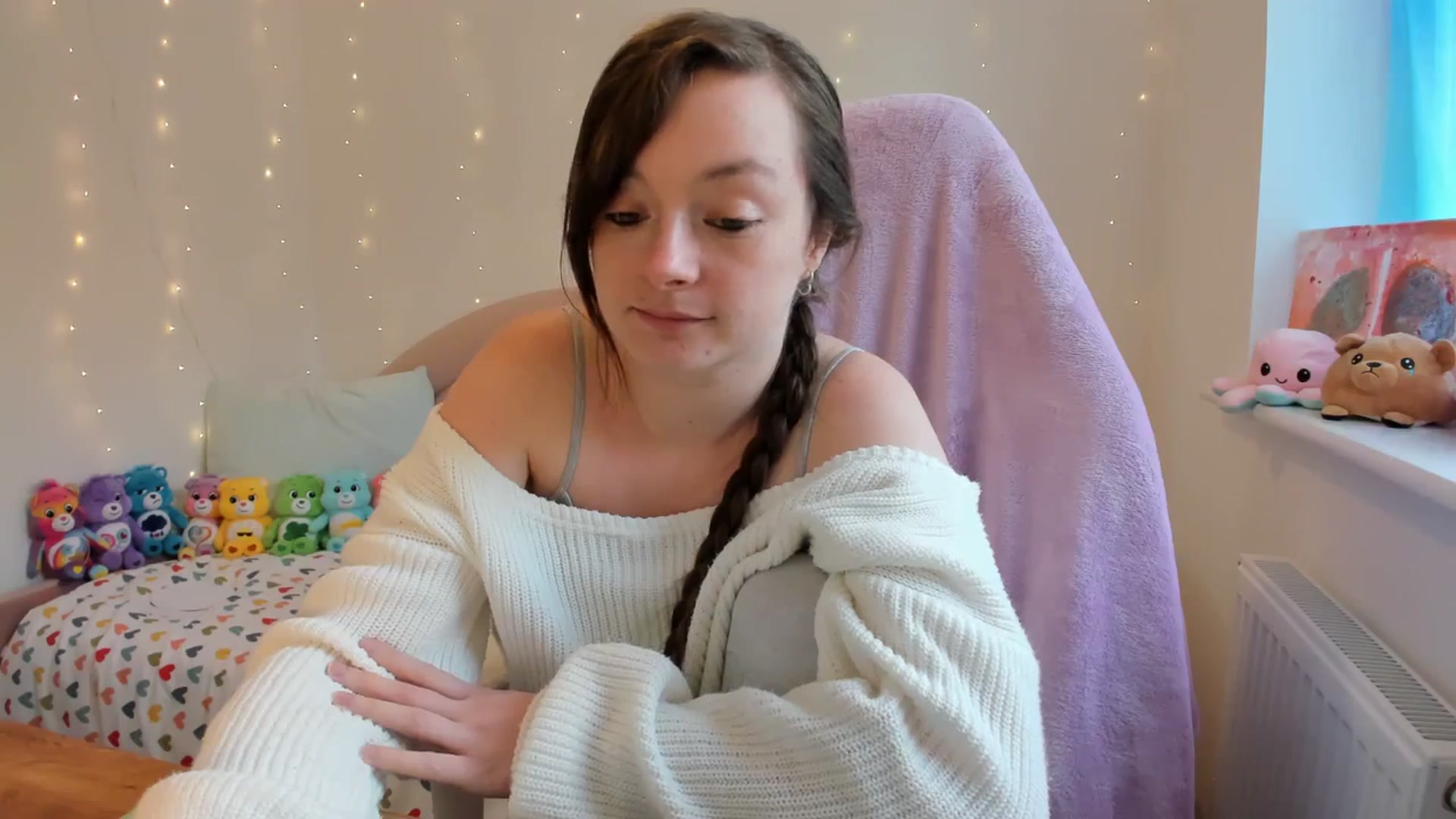 Gallery image thumbnail from JessieBear_'s myfreecams stream on, 10/16/2023, 14:44 image 19 of 20