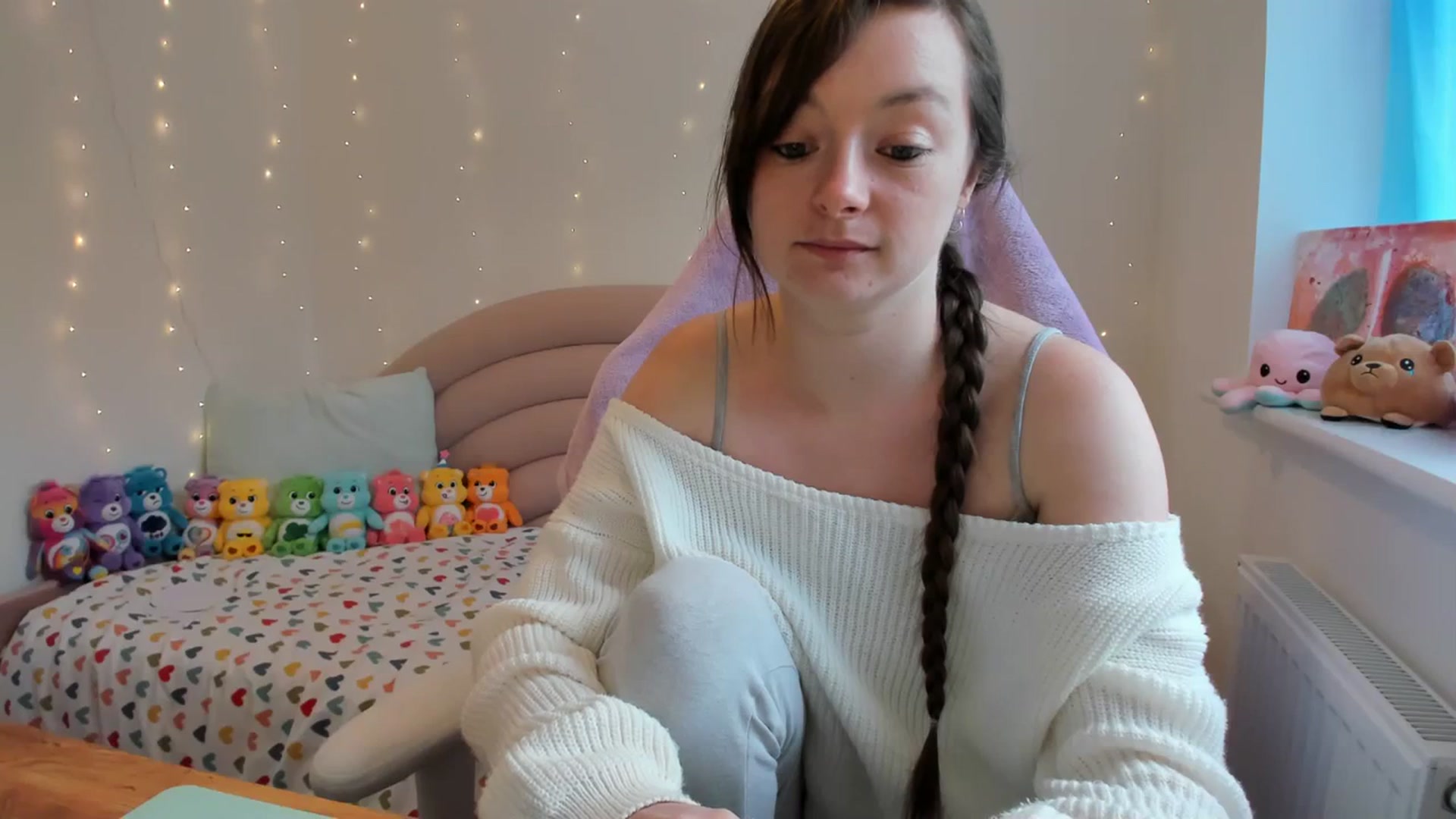 Gallery image thumbnail from JessieBear_'s myfreecams stream on, 10/16/2023, 15:33 image 3 of 20