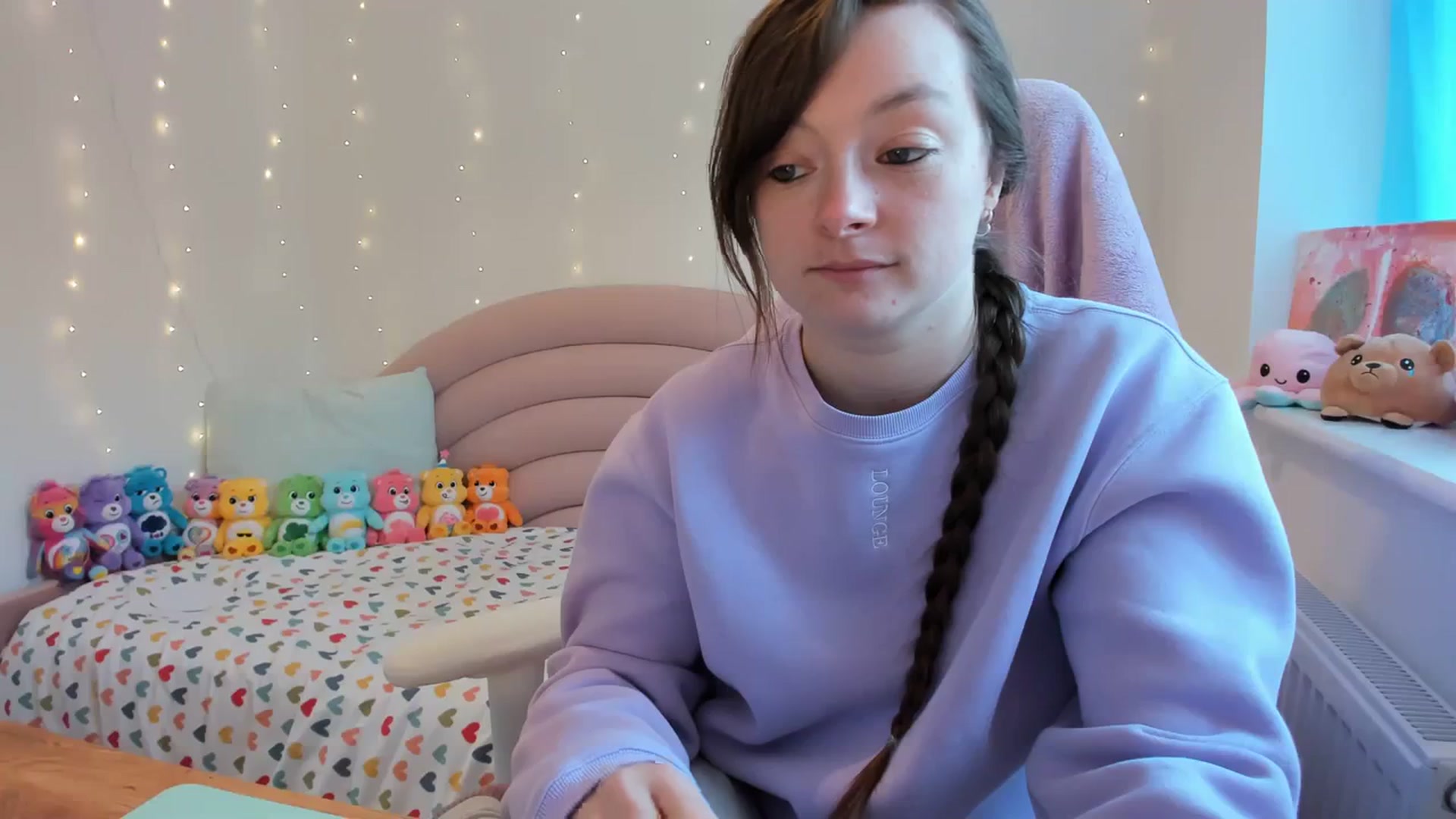 Gallery image thumbnail from JessieBear_'s myfreecams stream on, 10/16/2023, 15:33 image 18 of 20