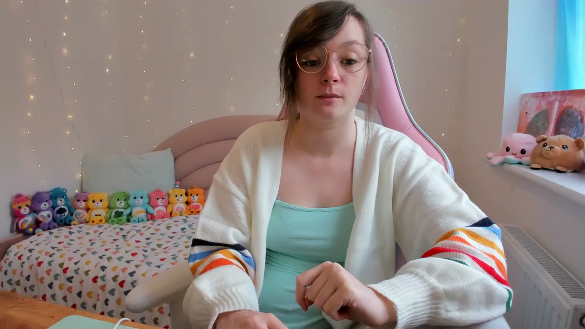 Gallery image thumbnail from JessieBear_'s myfreecams stream on, 10/17/2023, 13:38 image 15 of 20