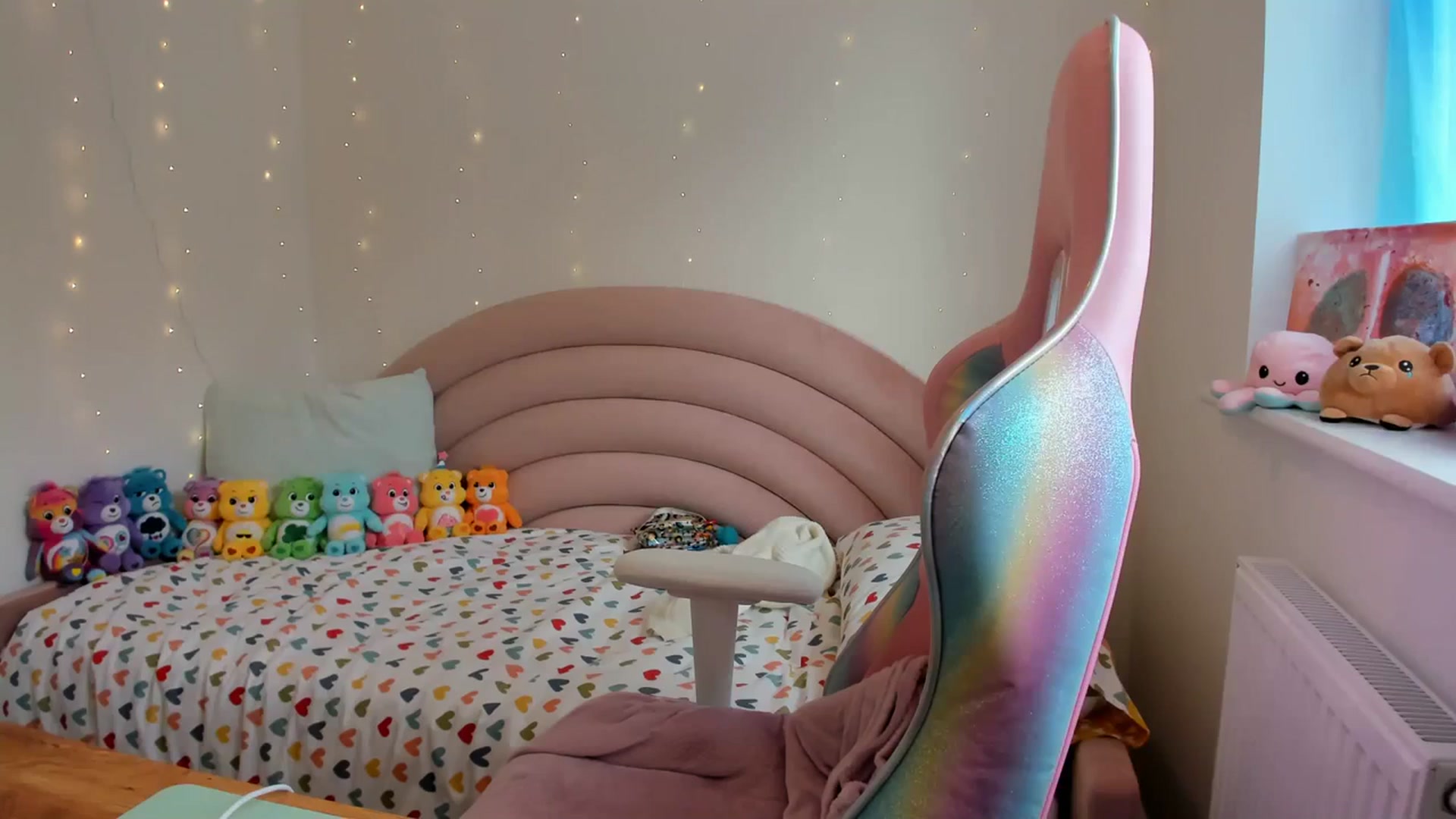Gallery image thumbnail from JessieBear_'s myfreecams stream on, 10/17/2023, 13:38 image 6 of 20