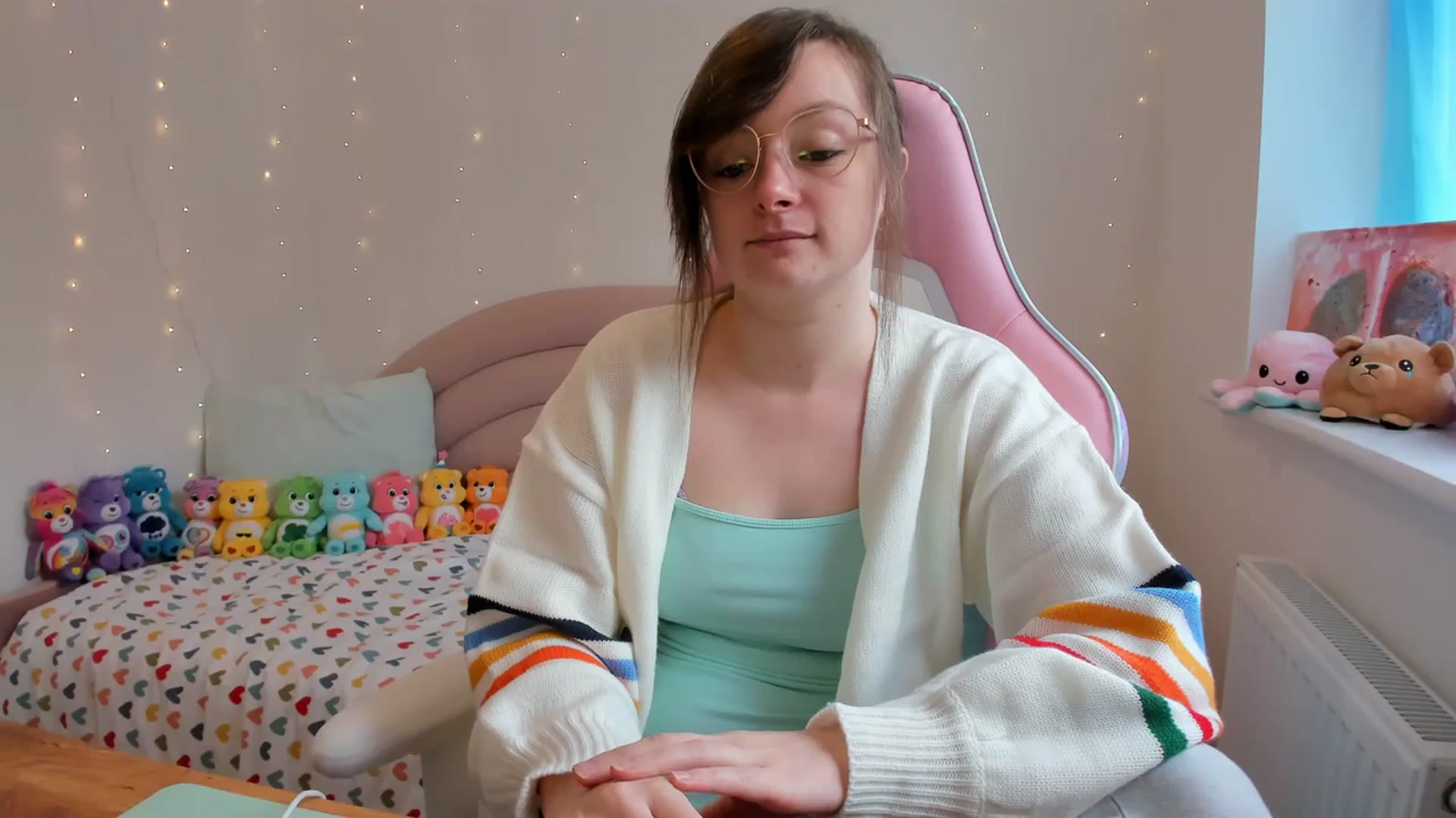 Gallery image thumbnail from JessieBear_'s myfreecams stream on, 10/17/2023, 13:38 image 16 of 20