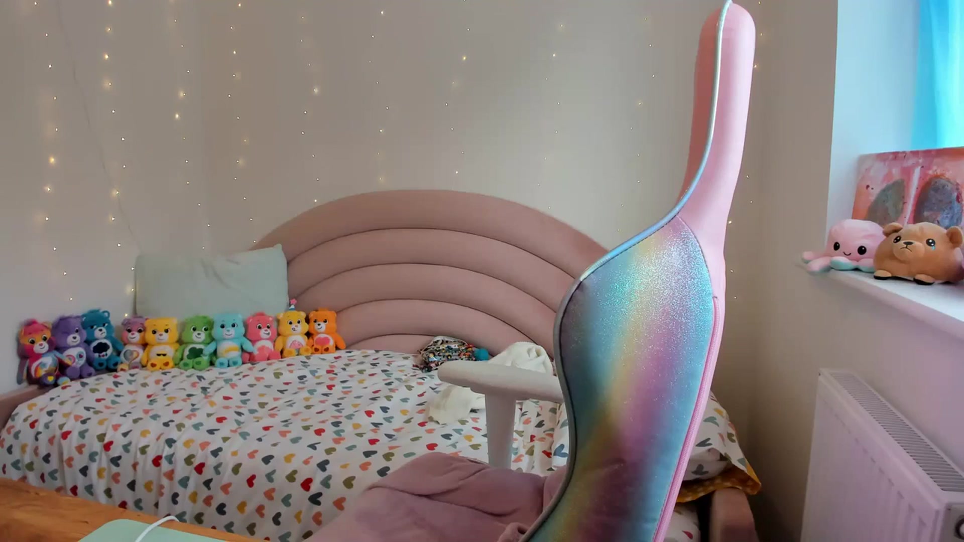 Gallery image thumbnail from JessieBear_'s myfreecams stream on, 10/17/2023, 13:38 image 4 of 20