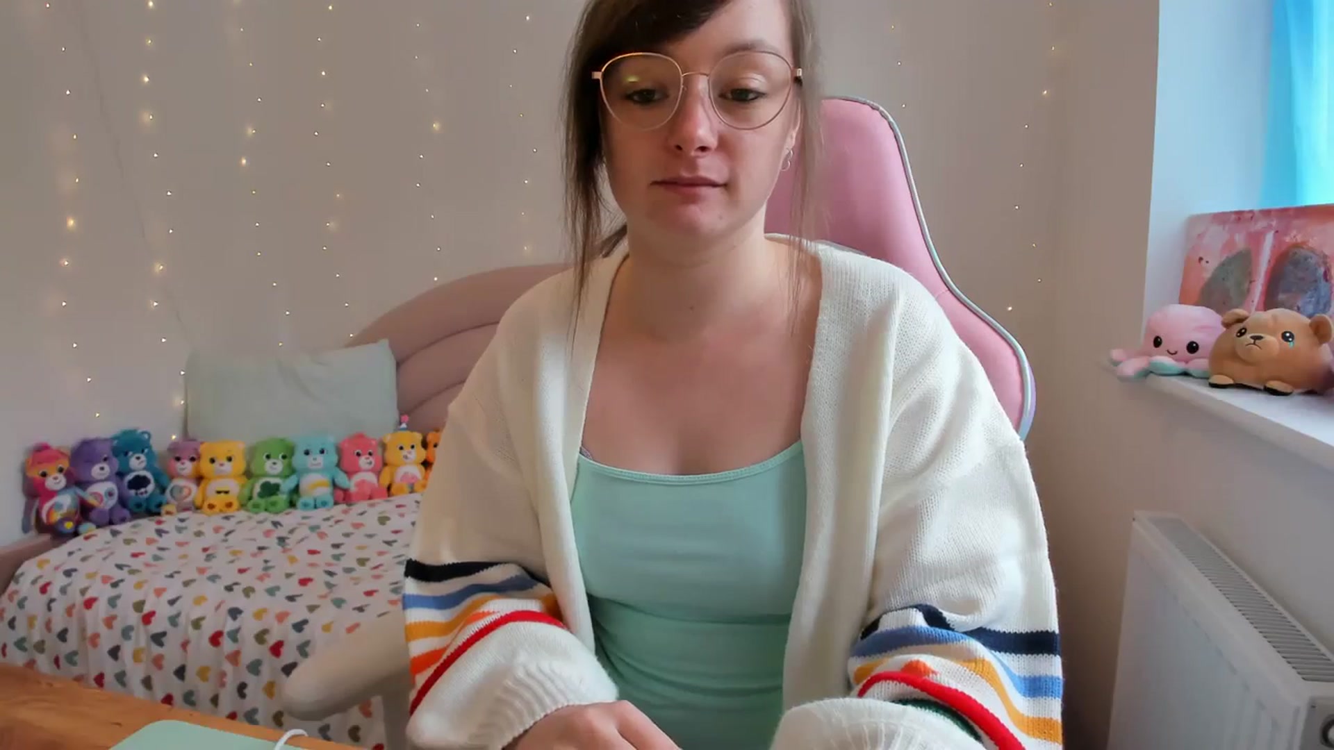 Gallery image thumbnail from JessieBear_'s myfreecams stream on, 10/17/2023, 13:38 image 7 of 20