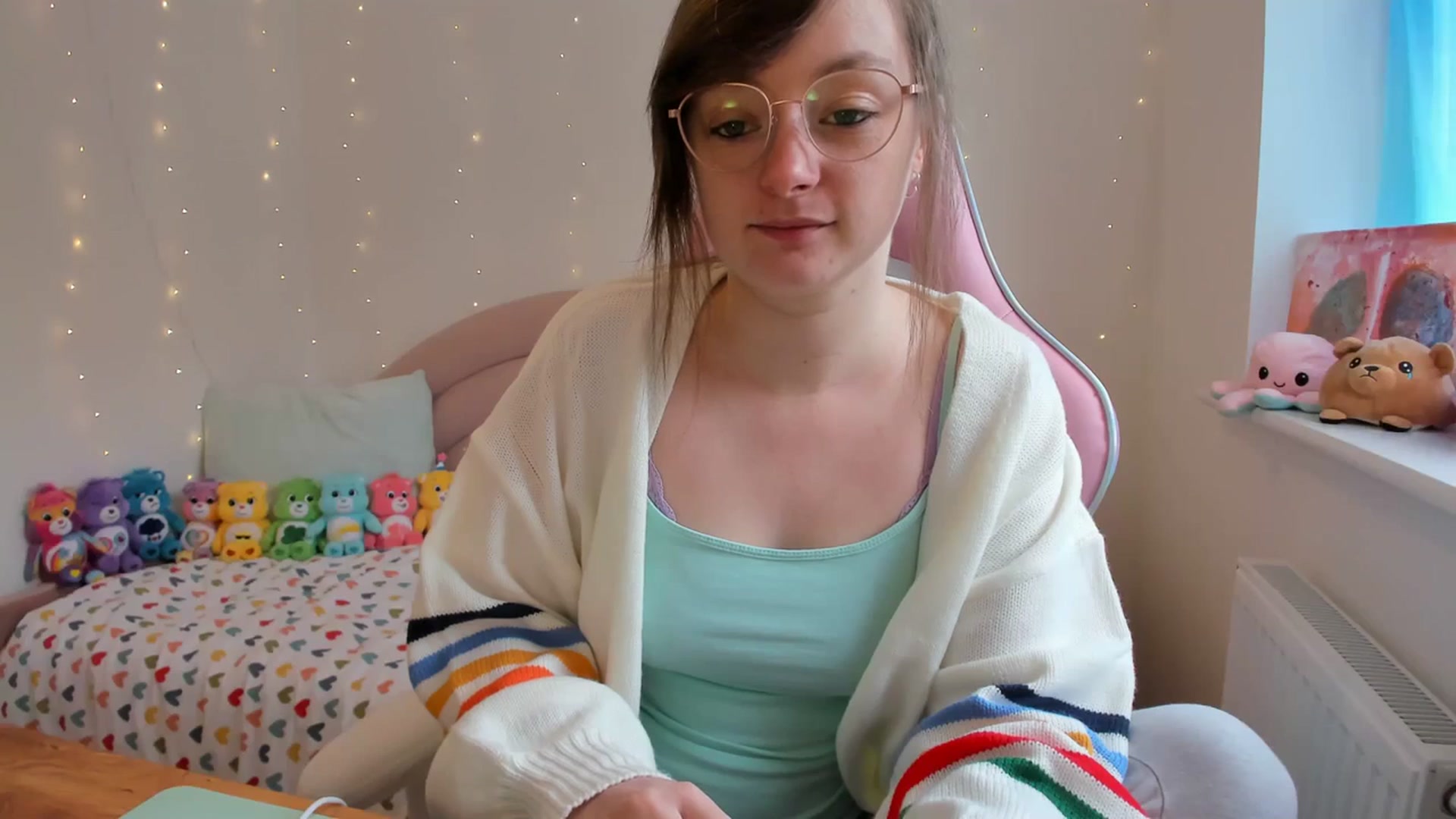 Gallery image thumbnail from JessieBear_'s myfreecams stream on, 10/17/2023, 13:38 image 11 of 20