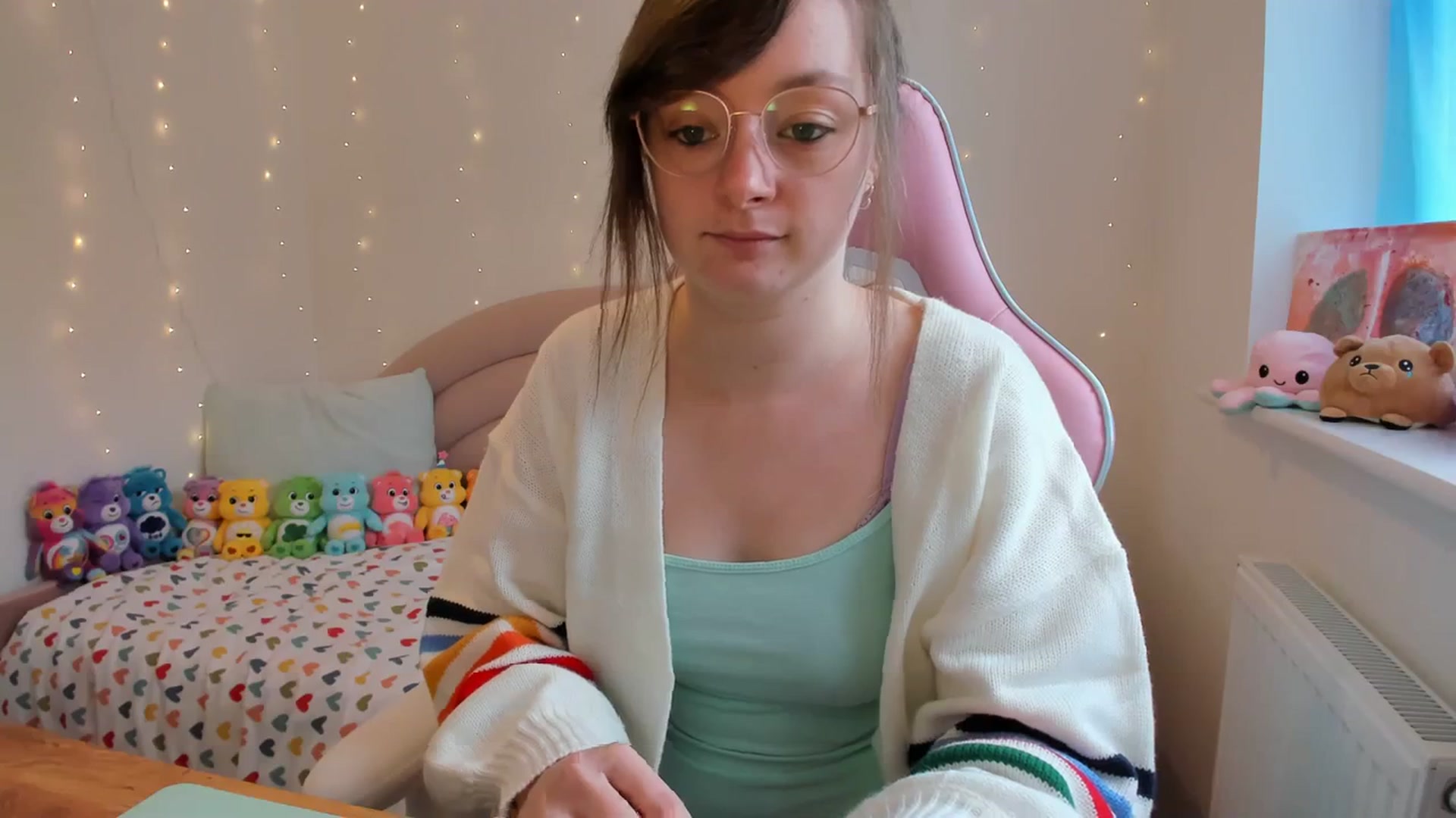 Gallery image thumbnail from JessieBear_'s myfreecams stream on, 10/17/2023, 16:06 image 3 of 20